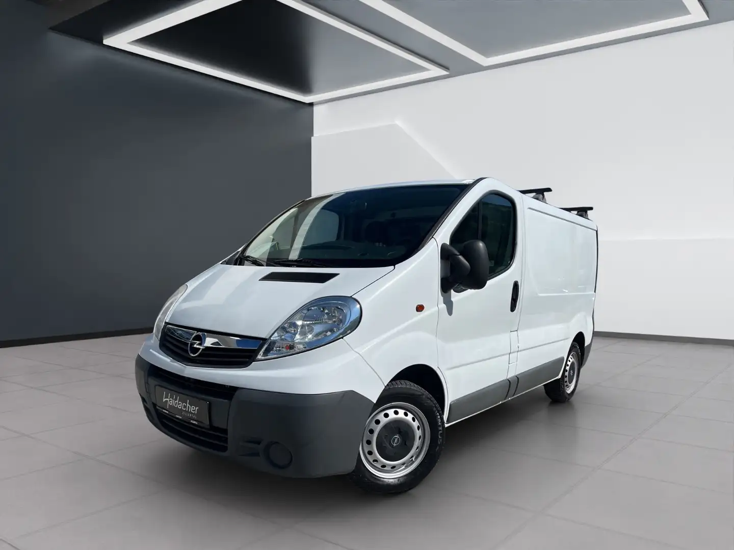 Opel Vivaro Weiß - 2