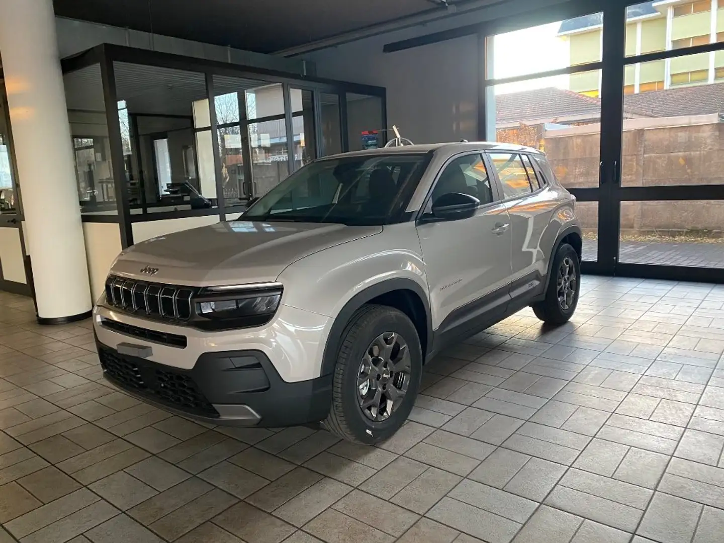 Jeep Avenger 1.2 Turbo Longitude Grigio - 2