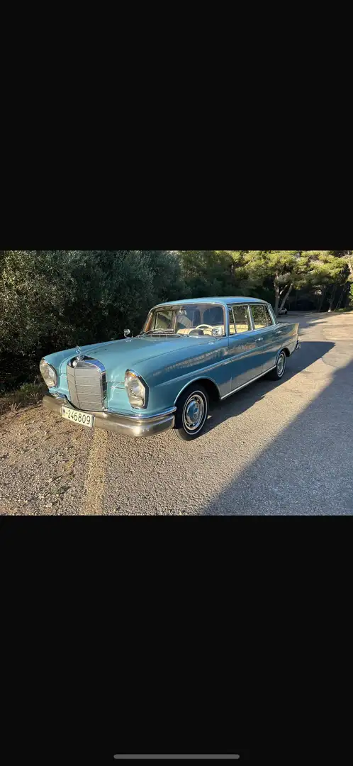 Mercedes-Benz 220 W111 - 1
