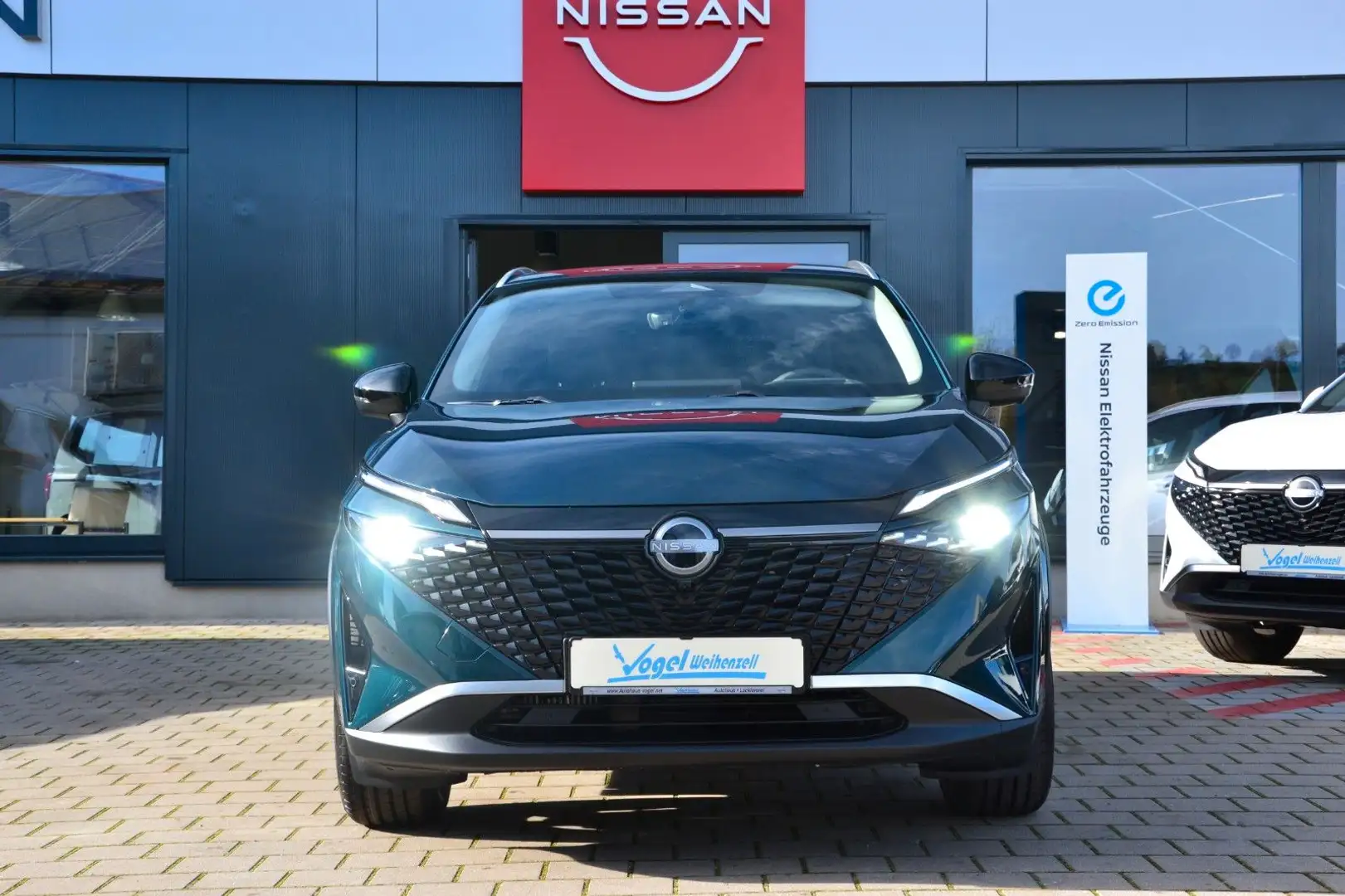 Nissan Qashqai 1.3 DIG-T MHEV Xtronic N-Connecta 4x4 Grün - 1