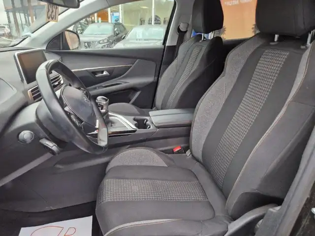 Peugeot 3008 view 5