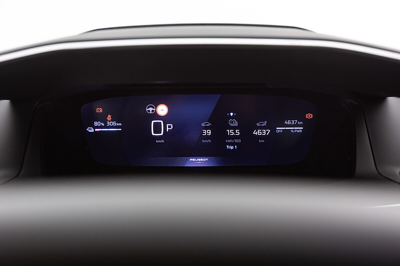 Peugeot e-2008 54kWh GT — photo 7