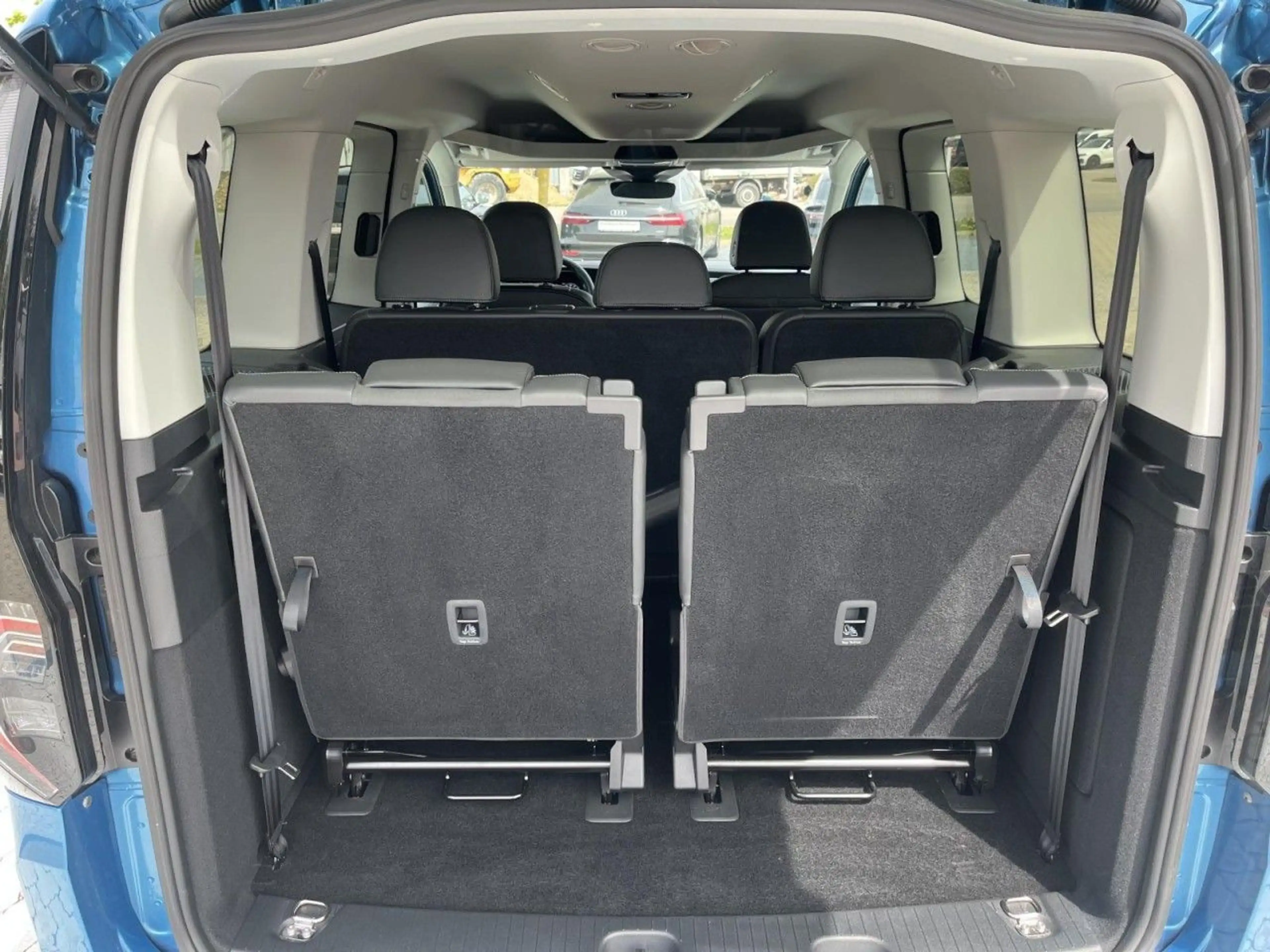 Volkswagen Caddy 7- Sitzer Style 1,5 TSI (LED+AHK+RearView+ — photo 8