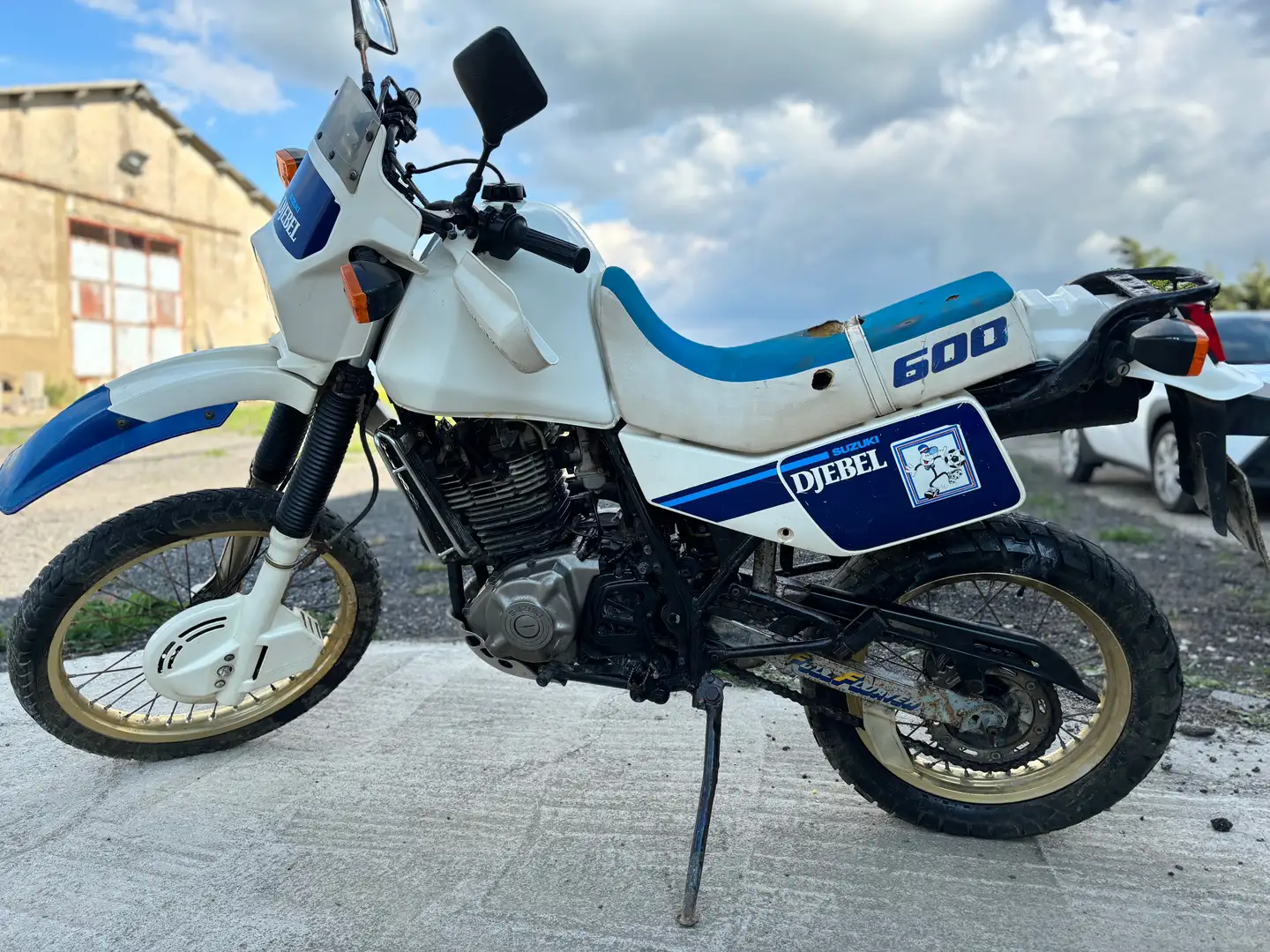 Suzuki DR 600 Blanc - 2