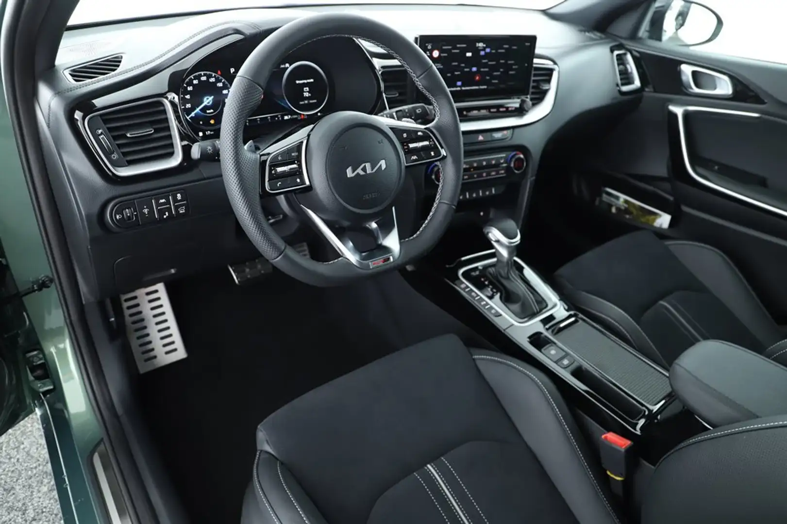 Kia ProCeed / pro_cee'd PROCEED GT-LINE 1.5 TGDI 48V Autom NAVI VIRTUAL PA Grün - 2