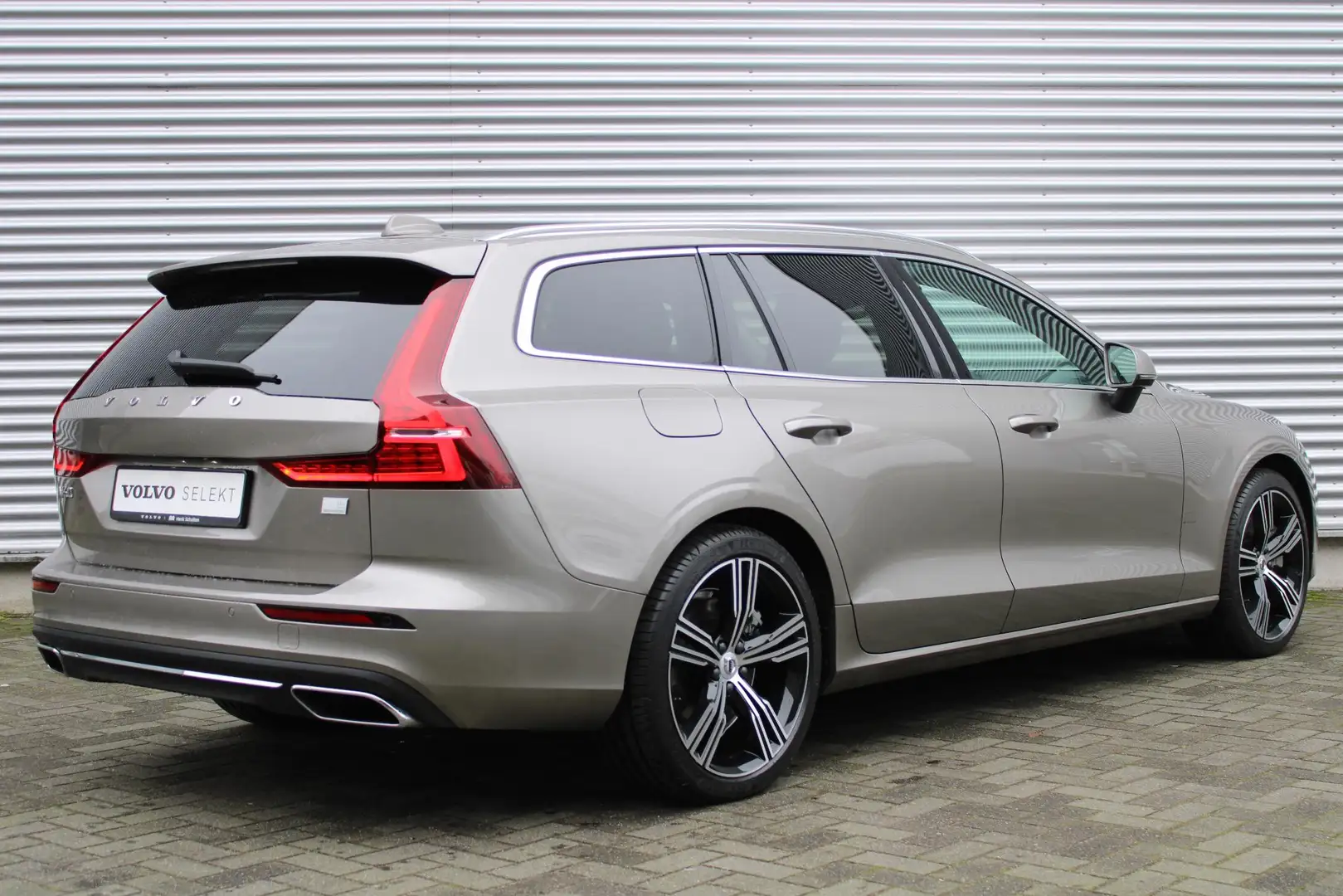 Volvo V60 T6 AUT8 350PK Inscription | Harman Kardon Audio | Gris - 2