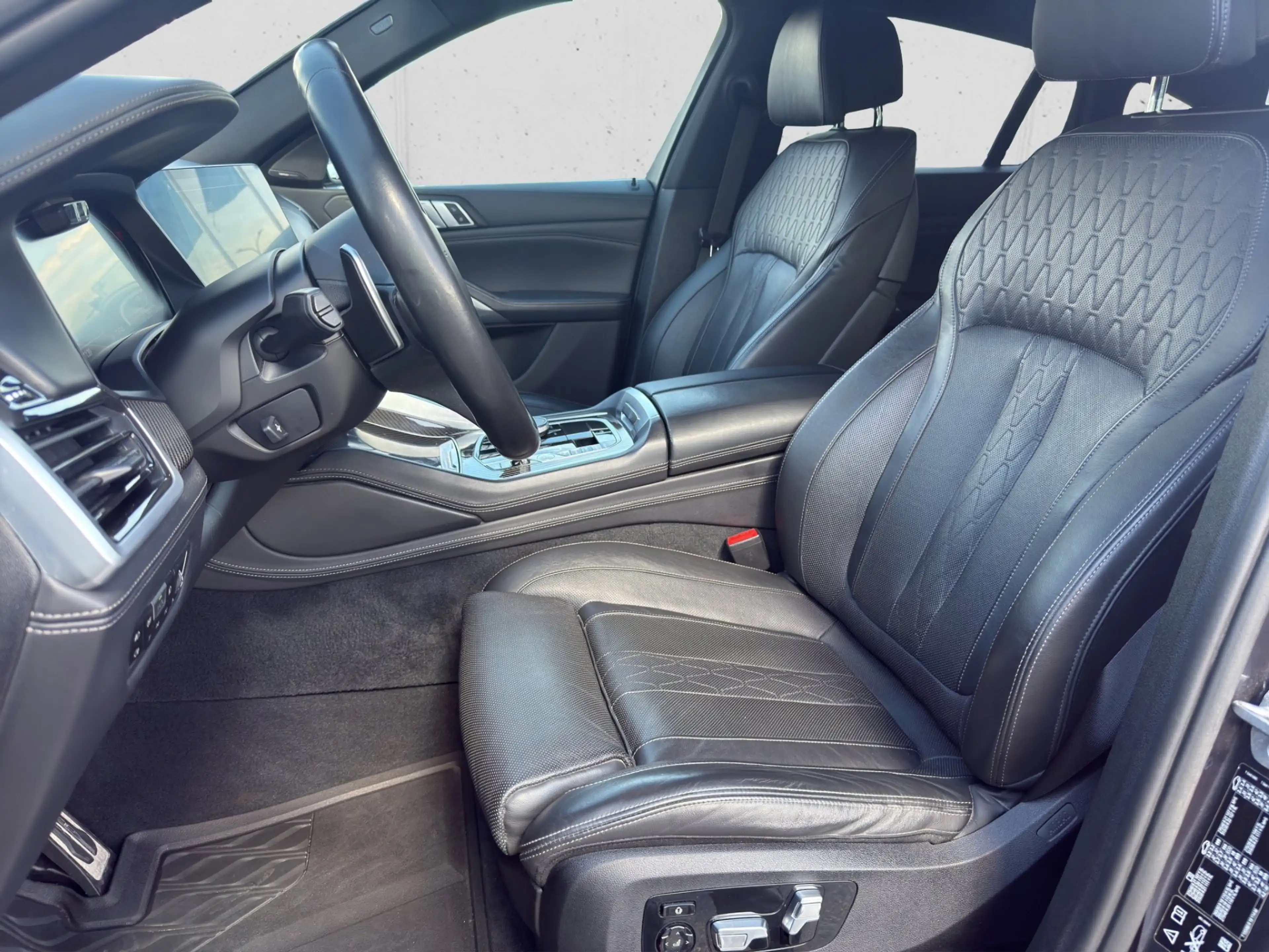 BMW X6 xDrive40i — photo 8