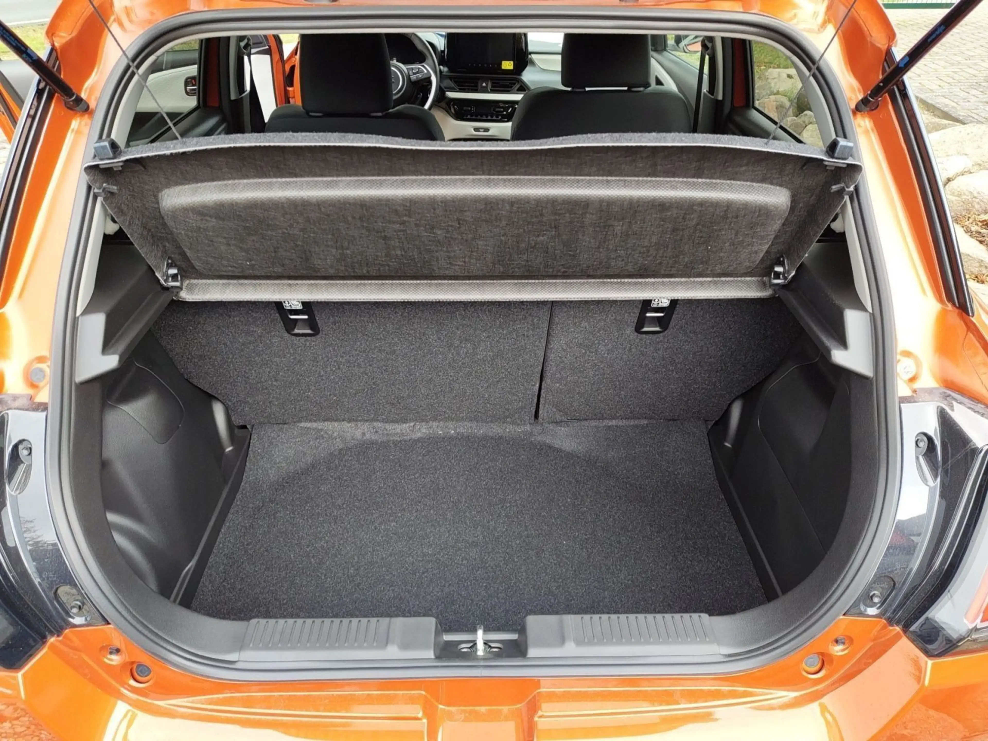 Suzuki Swift SWIFT COMFORT+ CVT HYBRID — photo 11