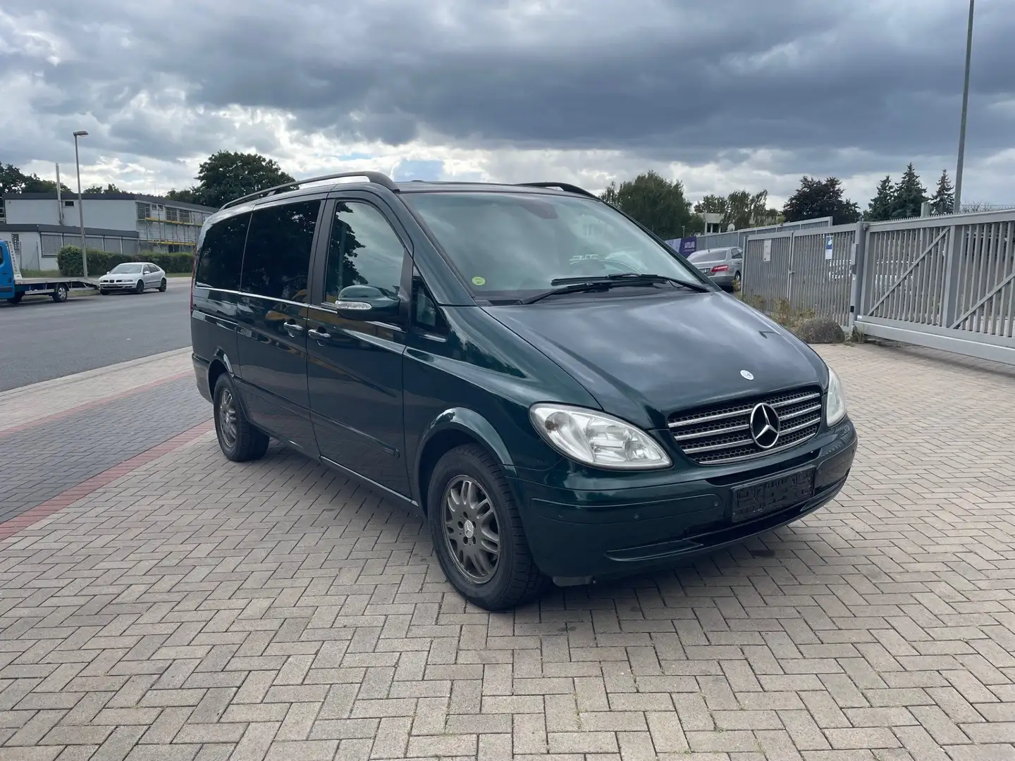 Mercedes-Benz Viano 2.2 CDI lang Automatik Klima Panorama AHK Grün - 1