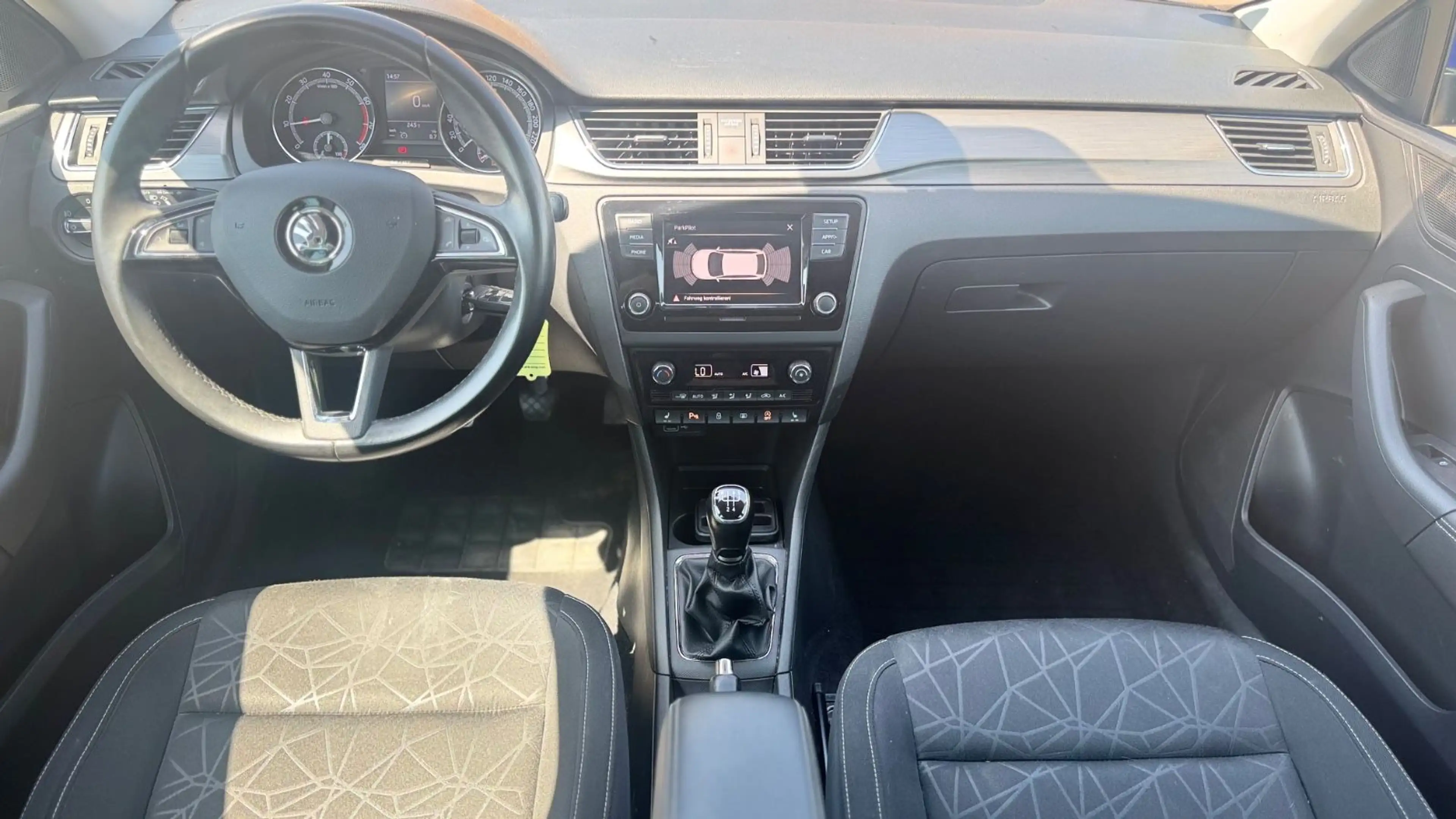 Skoda Rapid/Spaceback Spaceback Clever *XENON*APP*SHZ* — photo 15
