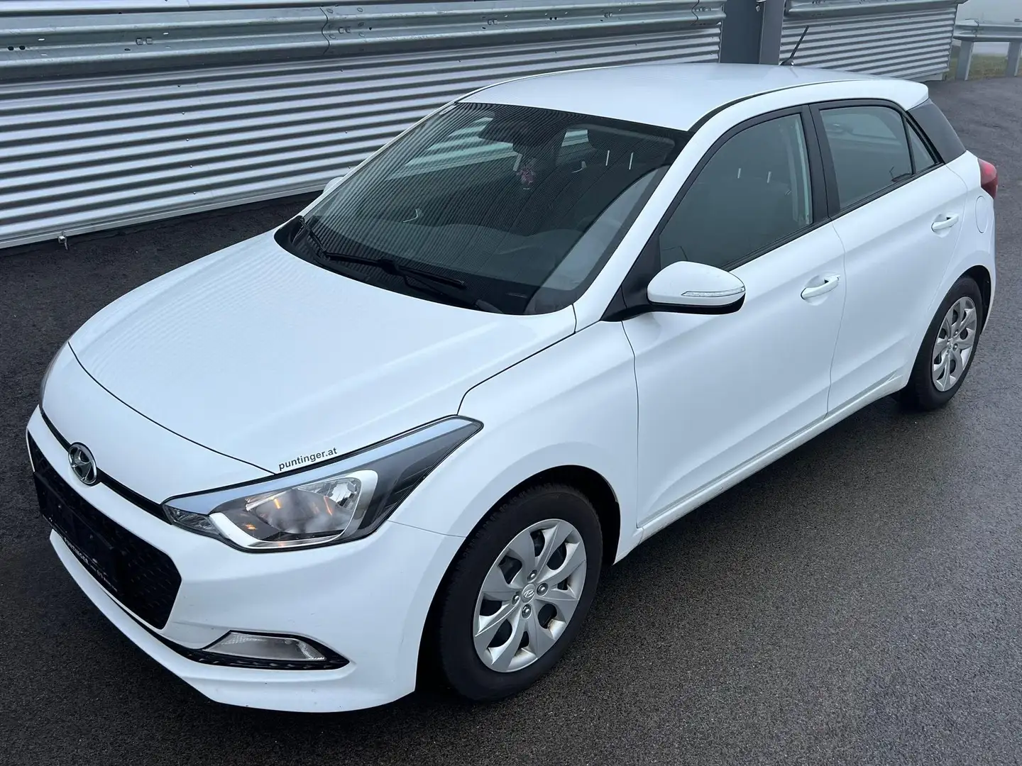 Hyundai i20 1,25 Start! ID:39 Weiß - 1