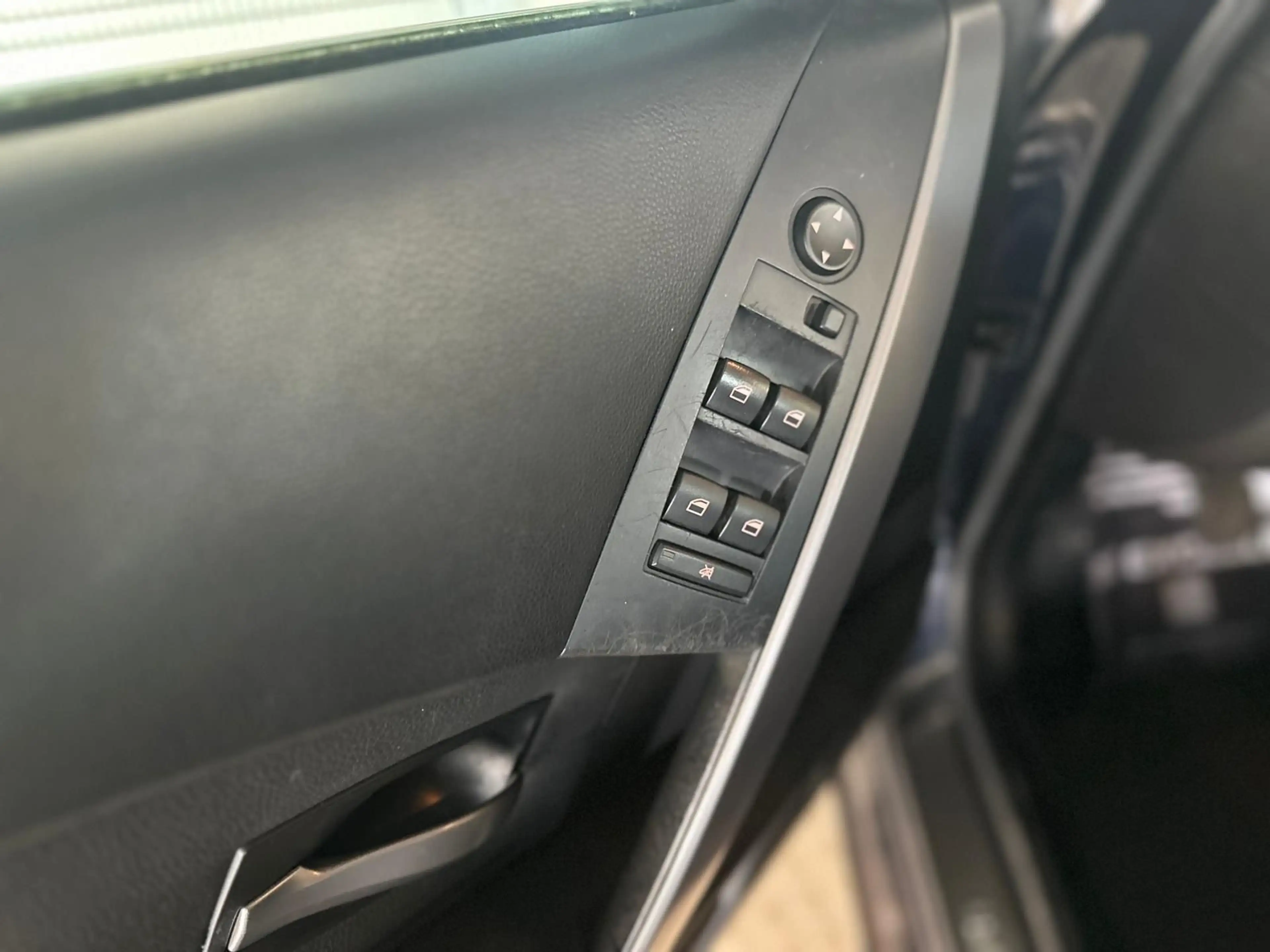BMW 525 i Touring SH PANO TEMP NAVI ISO XENON MFL BC — photo 13