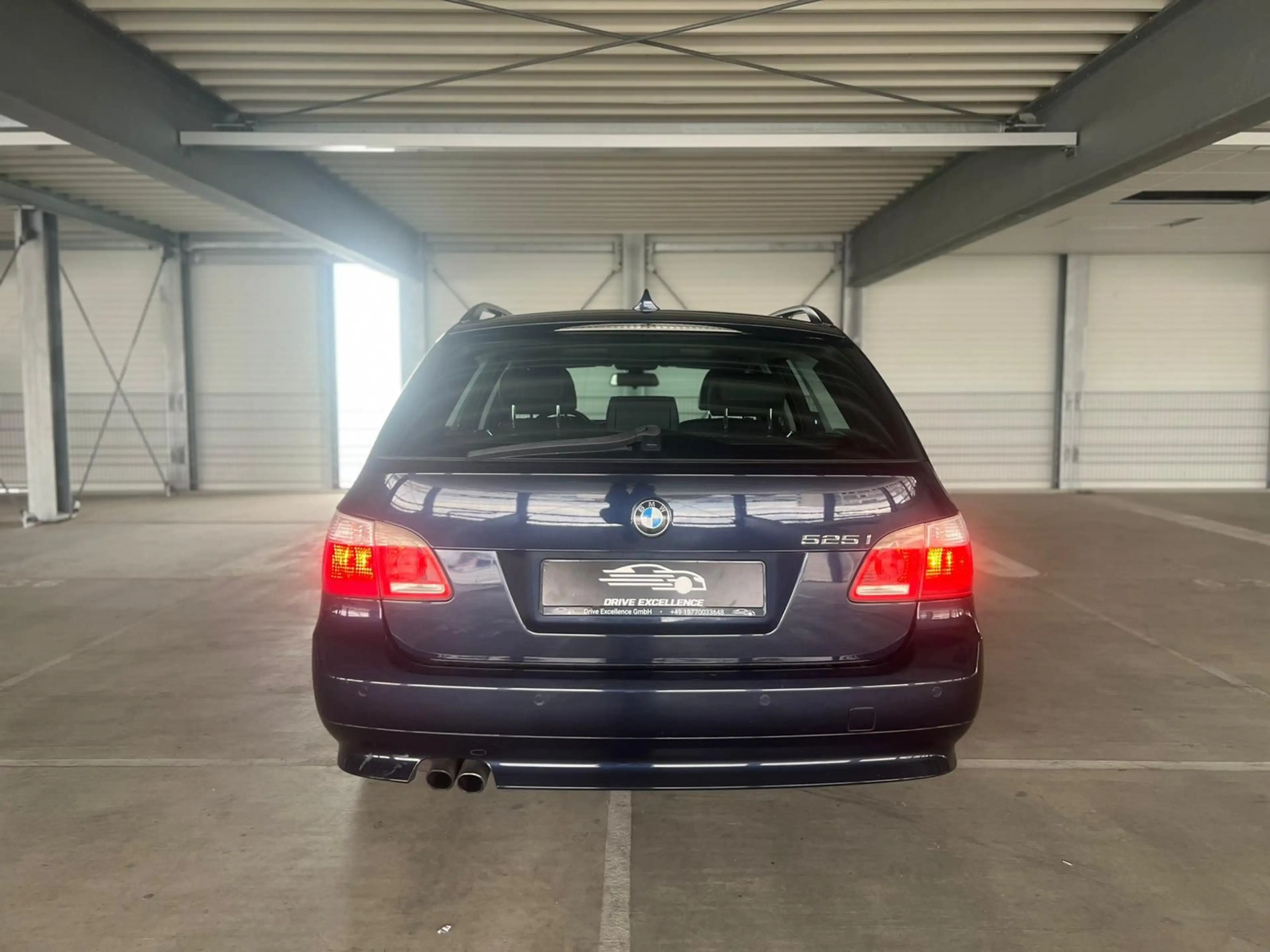 BMW 525 i Touring SH PANO TEMP NAVI ISO XENON MFL BC — photo 10