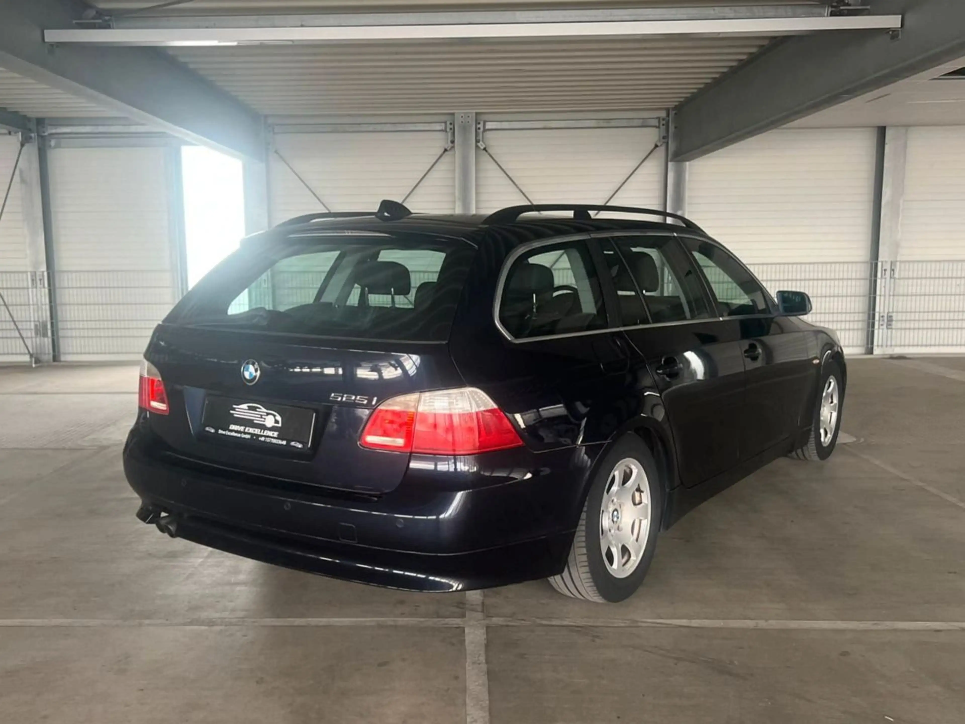 BMW 525 i Touring SH PANO TEMP NAVI ISO XENON MFL BC — photo 9