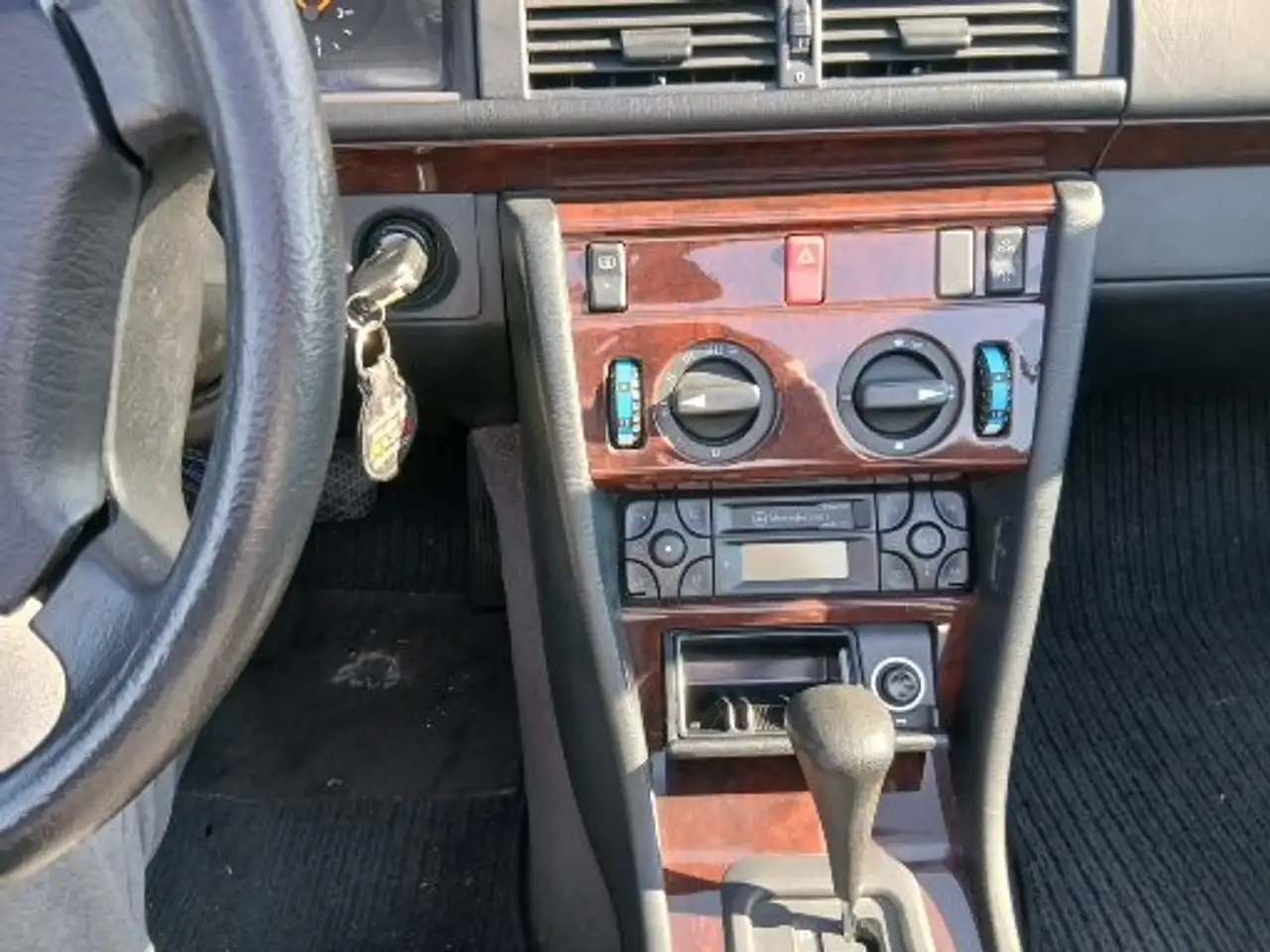 Mercedes-Benz E 200 Cabrio, foto 4