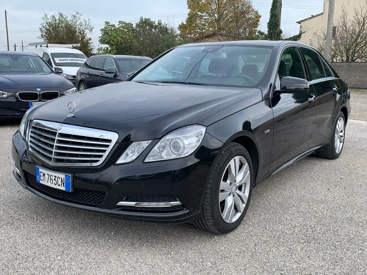 Mercedes-Benz E 200 Classe E Berlina ngt Executive auto UNIPROPRITARIO Nero - 1