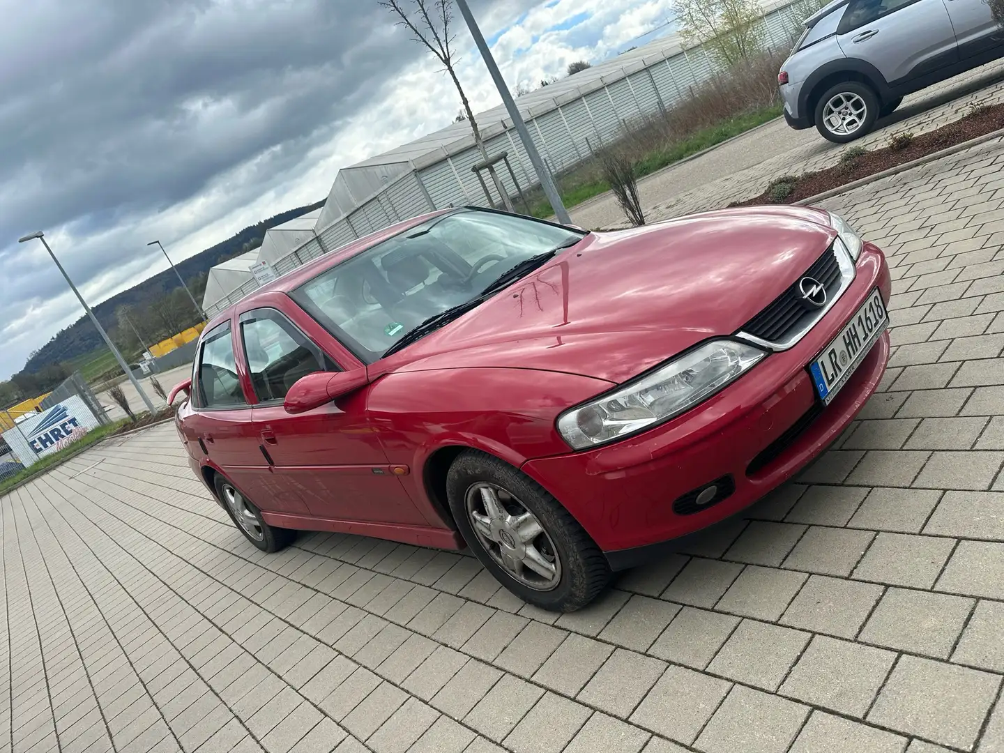 Opel Vectra 1.8 Червоний - 1