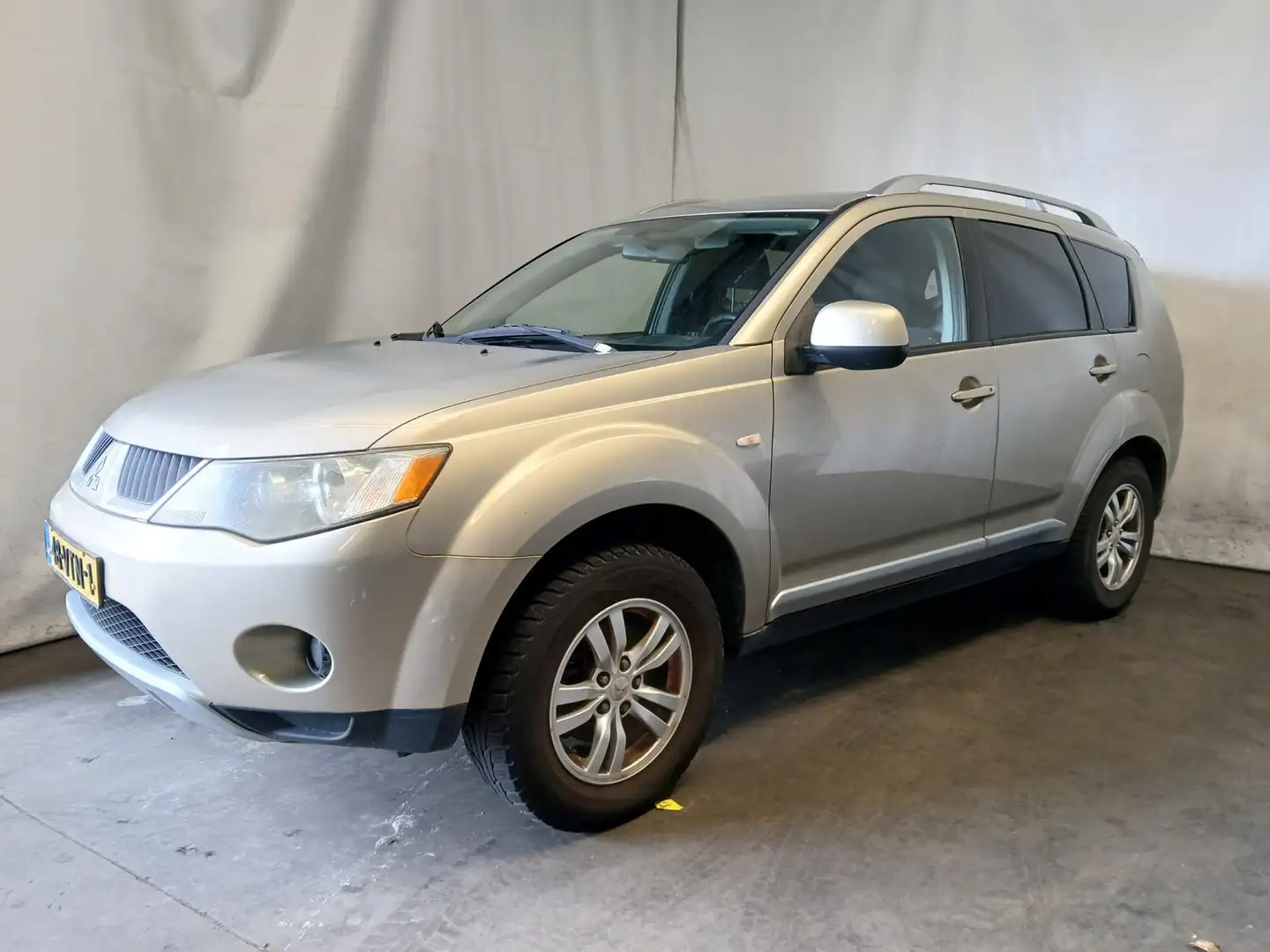 Mitsubishi Outlander 2.4 Invite - Airco - Motor Loopt Onregelmatig - 2