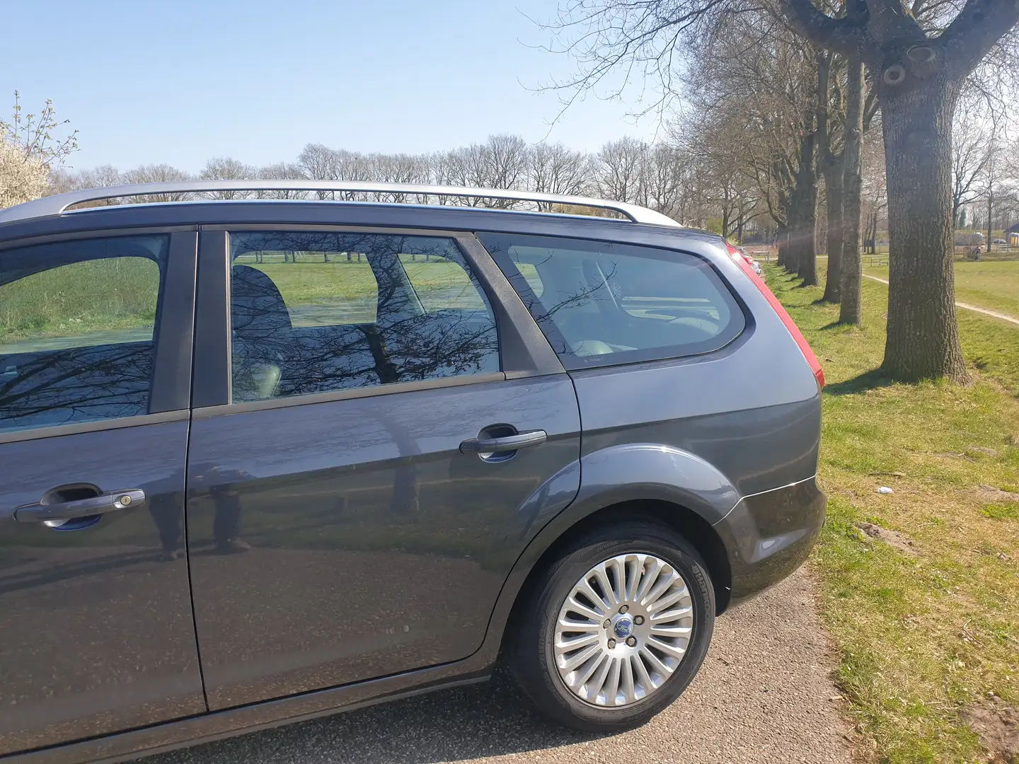 Ford Focus Focus 1.8 Limited Grijs - 2