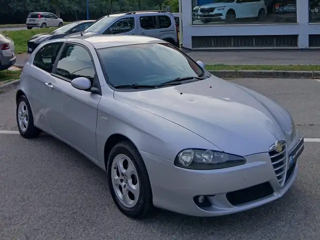 Alfa Romeo 147 3p 1.6 ts 16v  105cv GPL