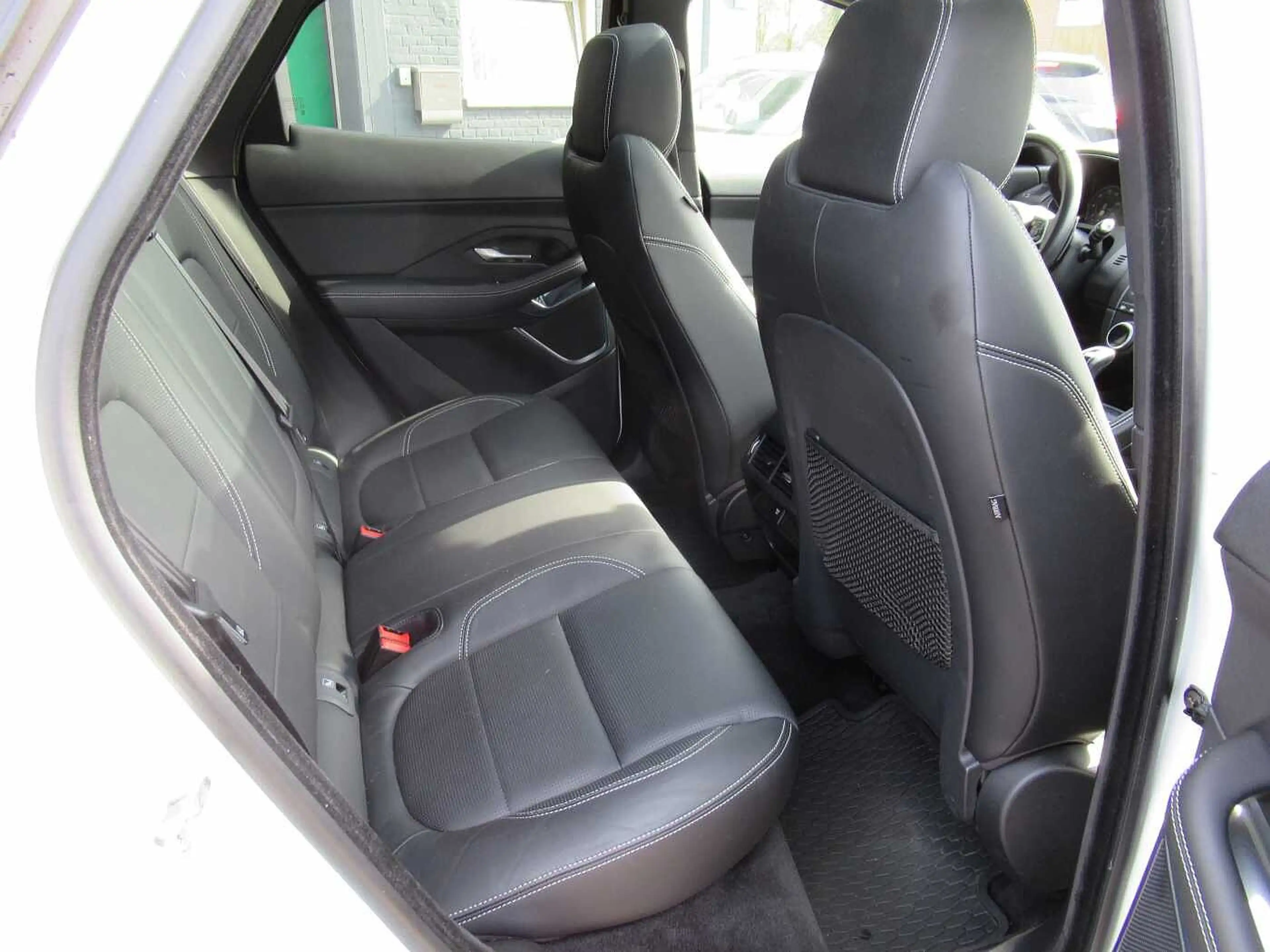 Jaguar E-Pace R-Dynamic — photo 12
