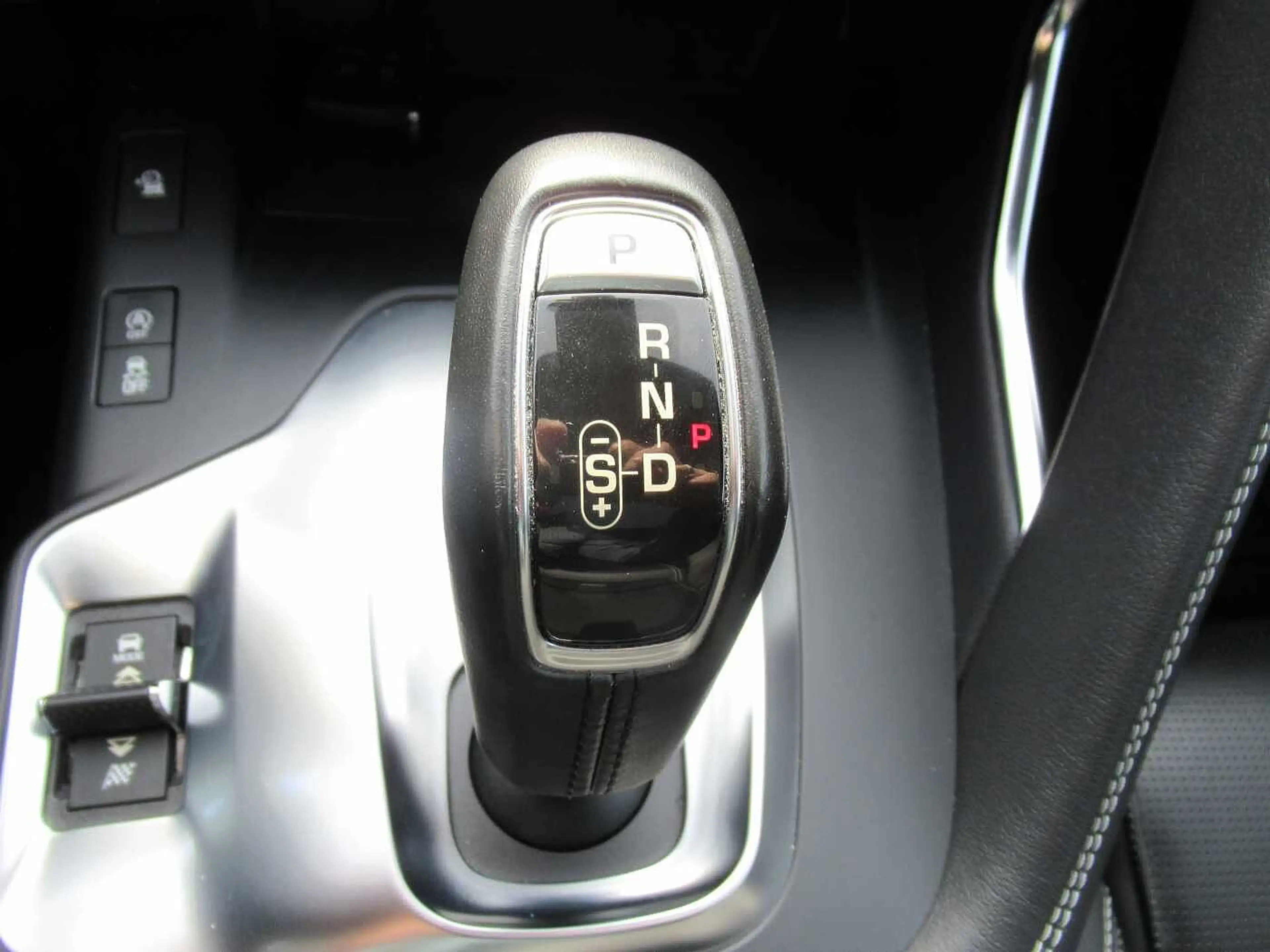 Jaguar E-Pace R-Dynamic — photo 15