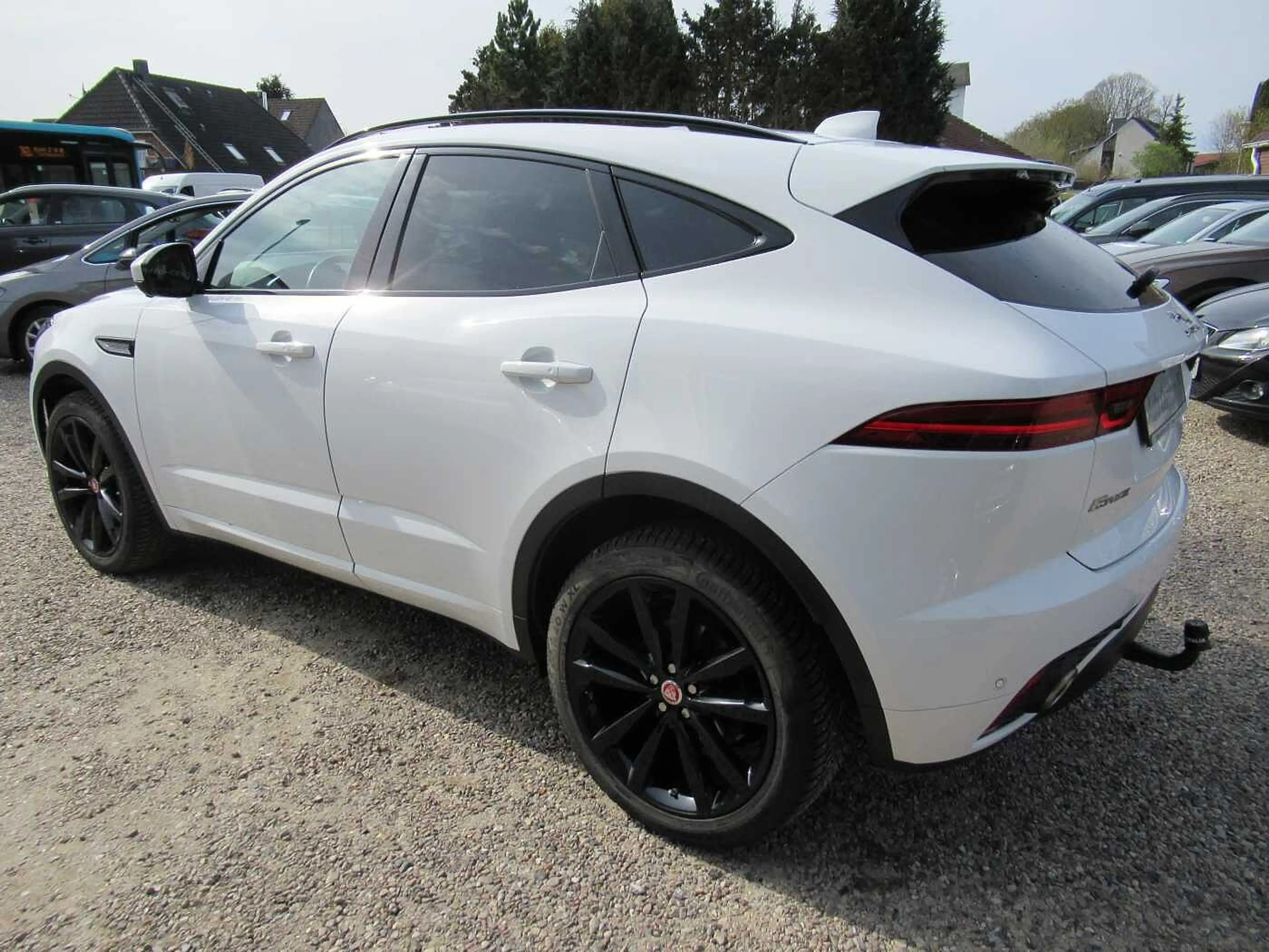 Jaguar E-Pace R-Dynamic — photo 6