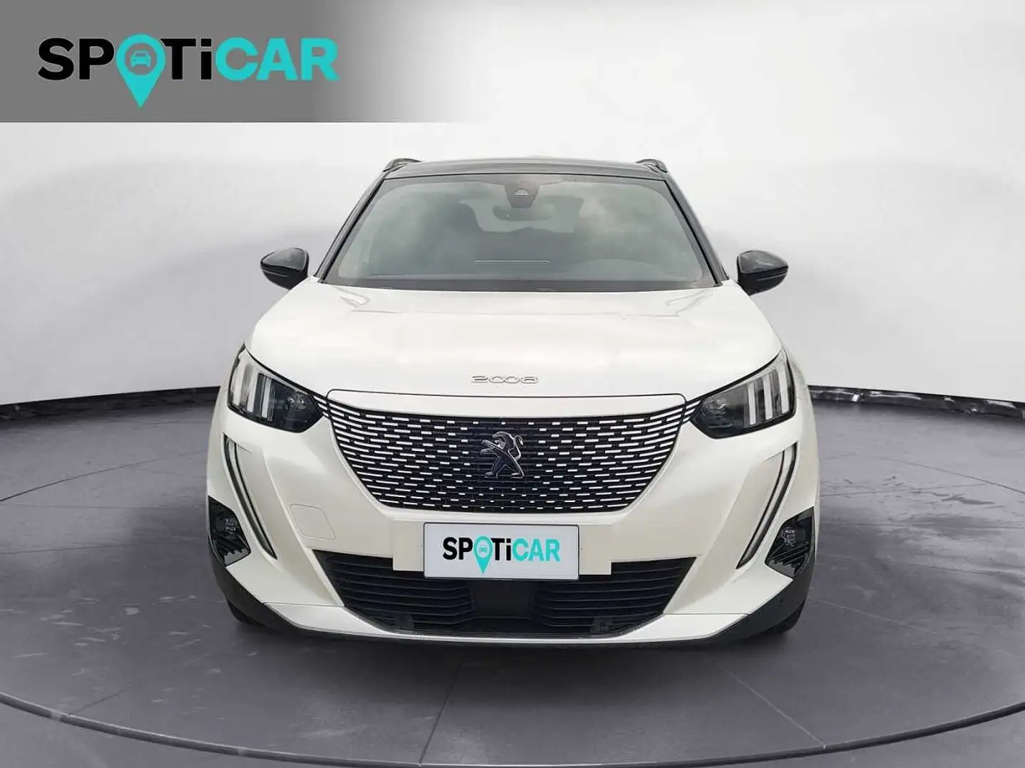 Peugeot e-2008 136CV GT Weiß - 2