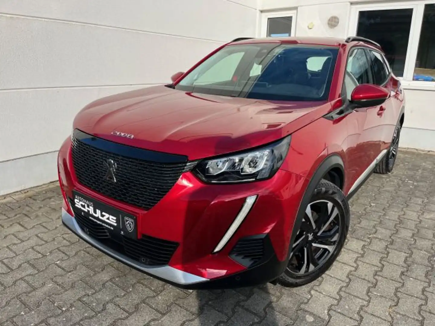 Peugeot 2008 PureTech 130 Allure Rouge - 1