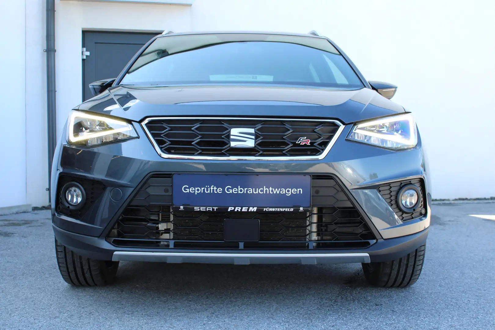 SEAT Arona FR 1,0 TSI 115 mit supertoller Mehrausstattung! Grau - 1