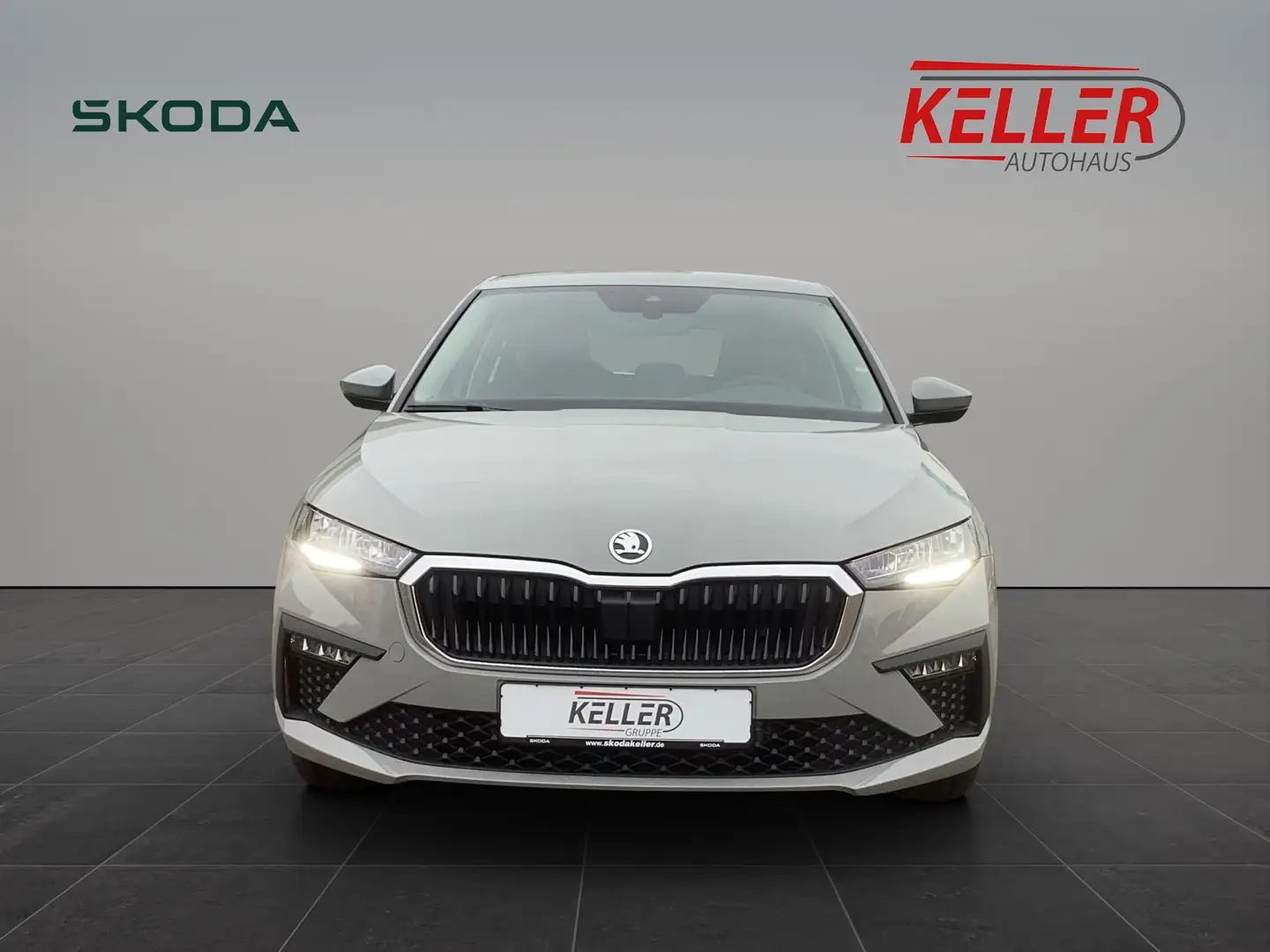 Skoda Scala Essence 1,0 TSI 70 kW 5-Gang-Schaltgetriebe Grau - 2