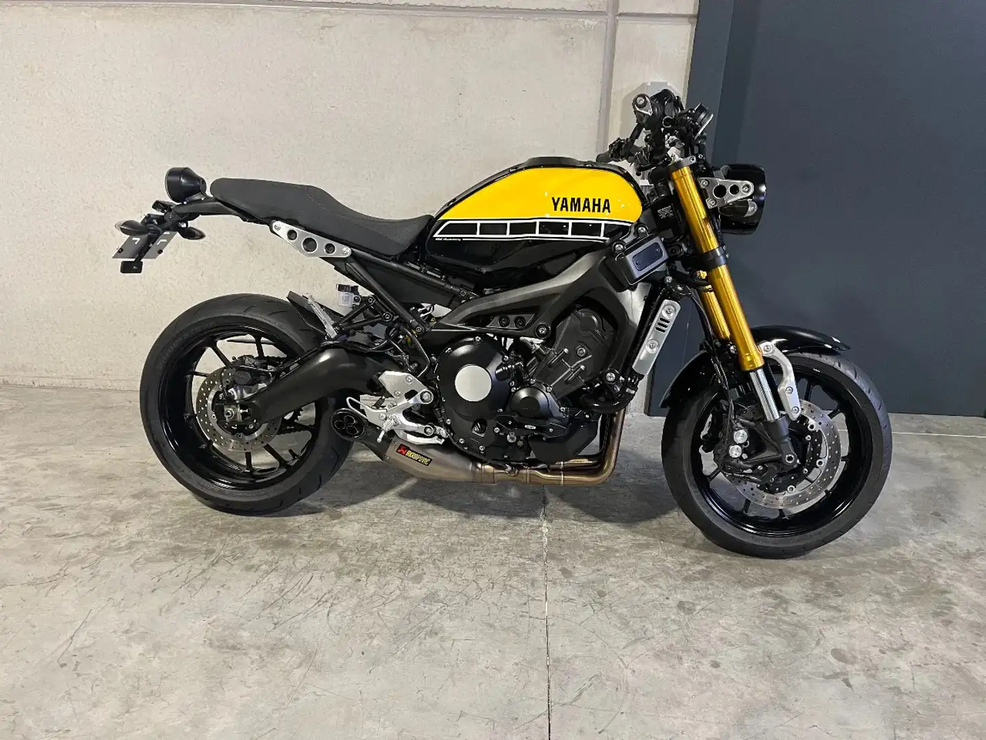 Yamaha XSR 900 60th anniversary edition in prachtstaat - 2
