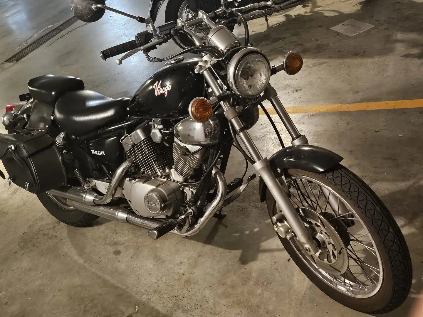 Yamaha XV 250 3 LW Zwart - 1
