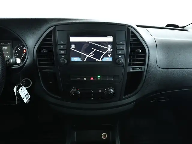Mercedes-Benz Vito view 11