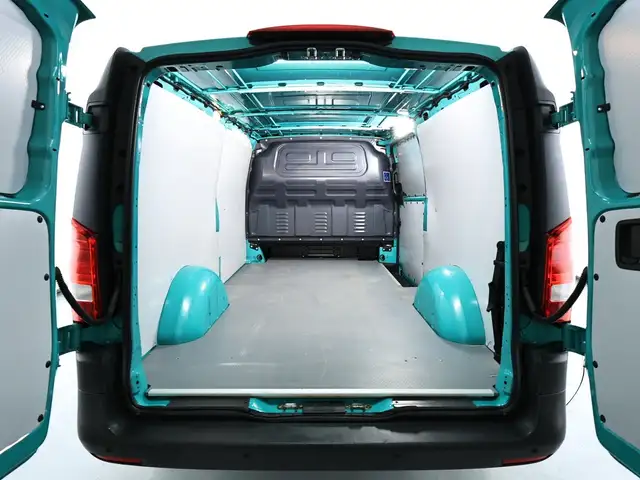 Mercedes-Benz Vito view 6