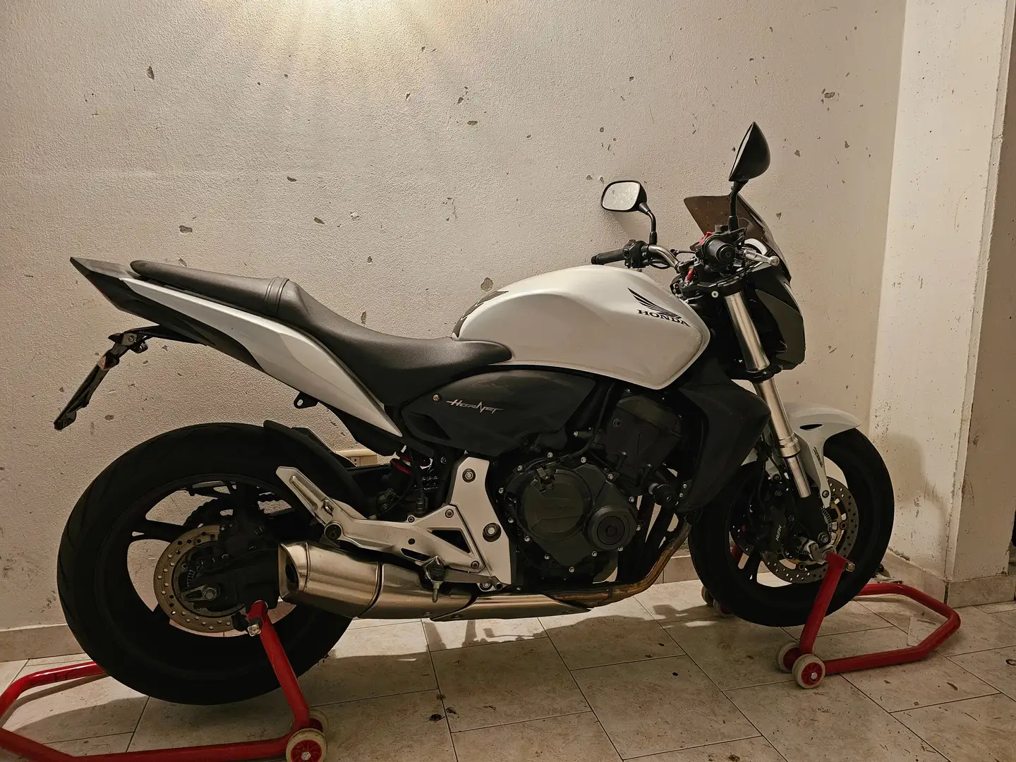 Honda Hornet 600 Bílá - 2