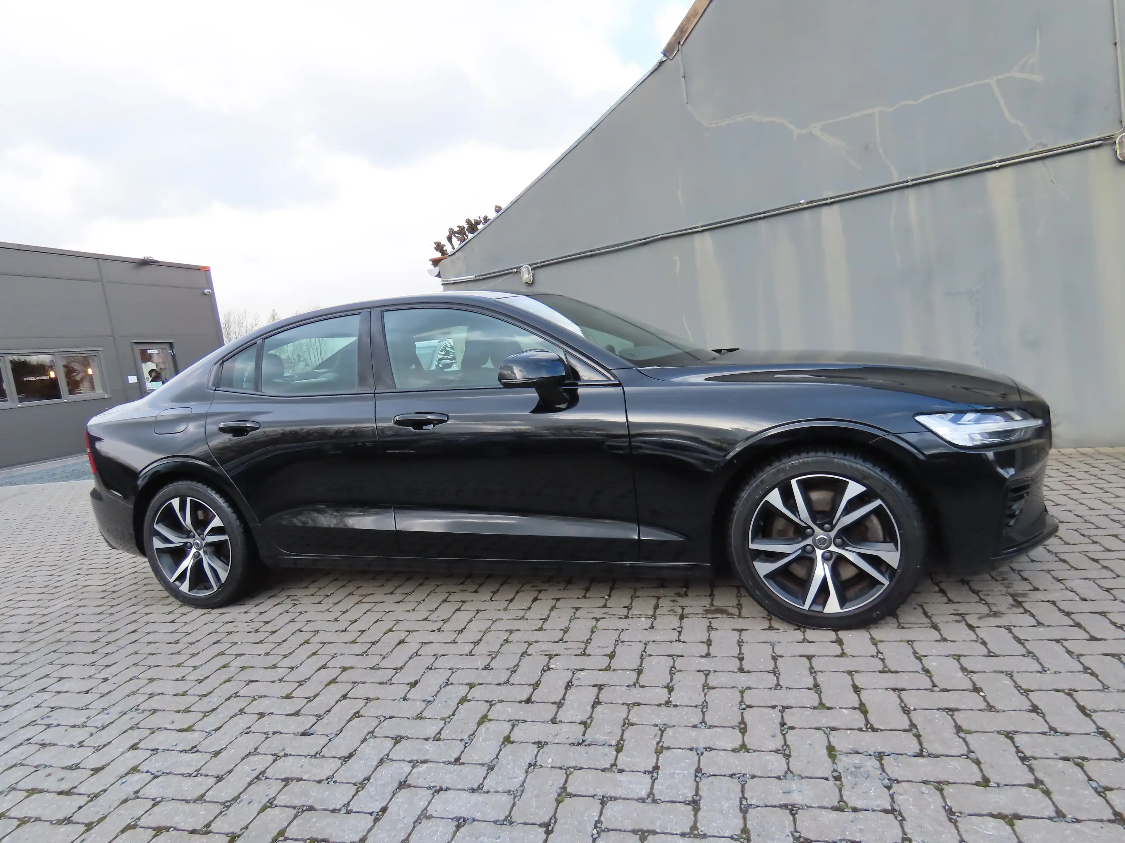 Volvo S60 S60 2.0 T8 R-DESIGN AWD PHEV Polestar Engineered — photo 2