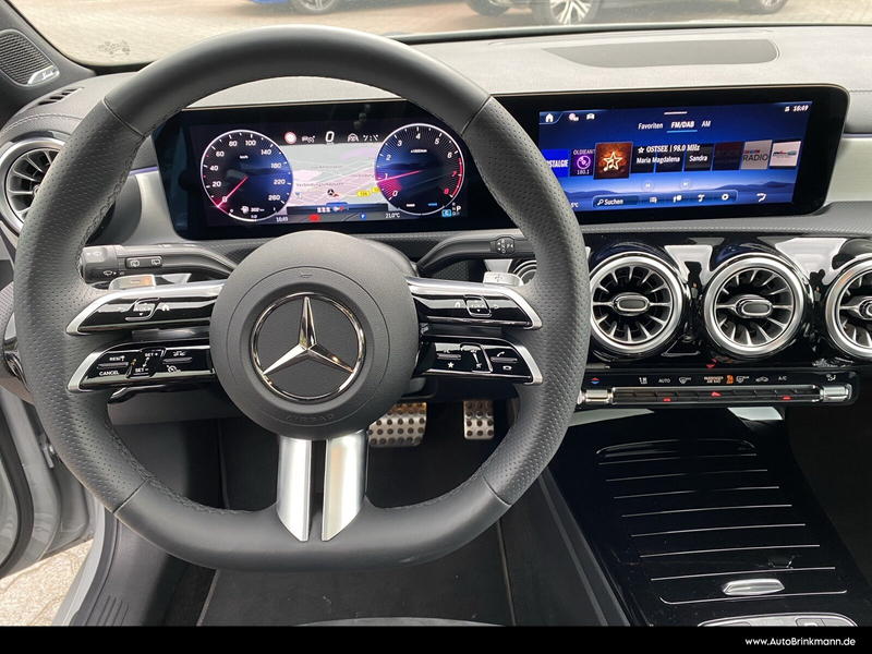 Mercedes-Benz CLA 180 CLA180 SB AMG-LINE/BURMESTER/PANO-SHD/360°KAMERA — photo 12