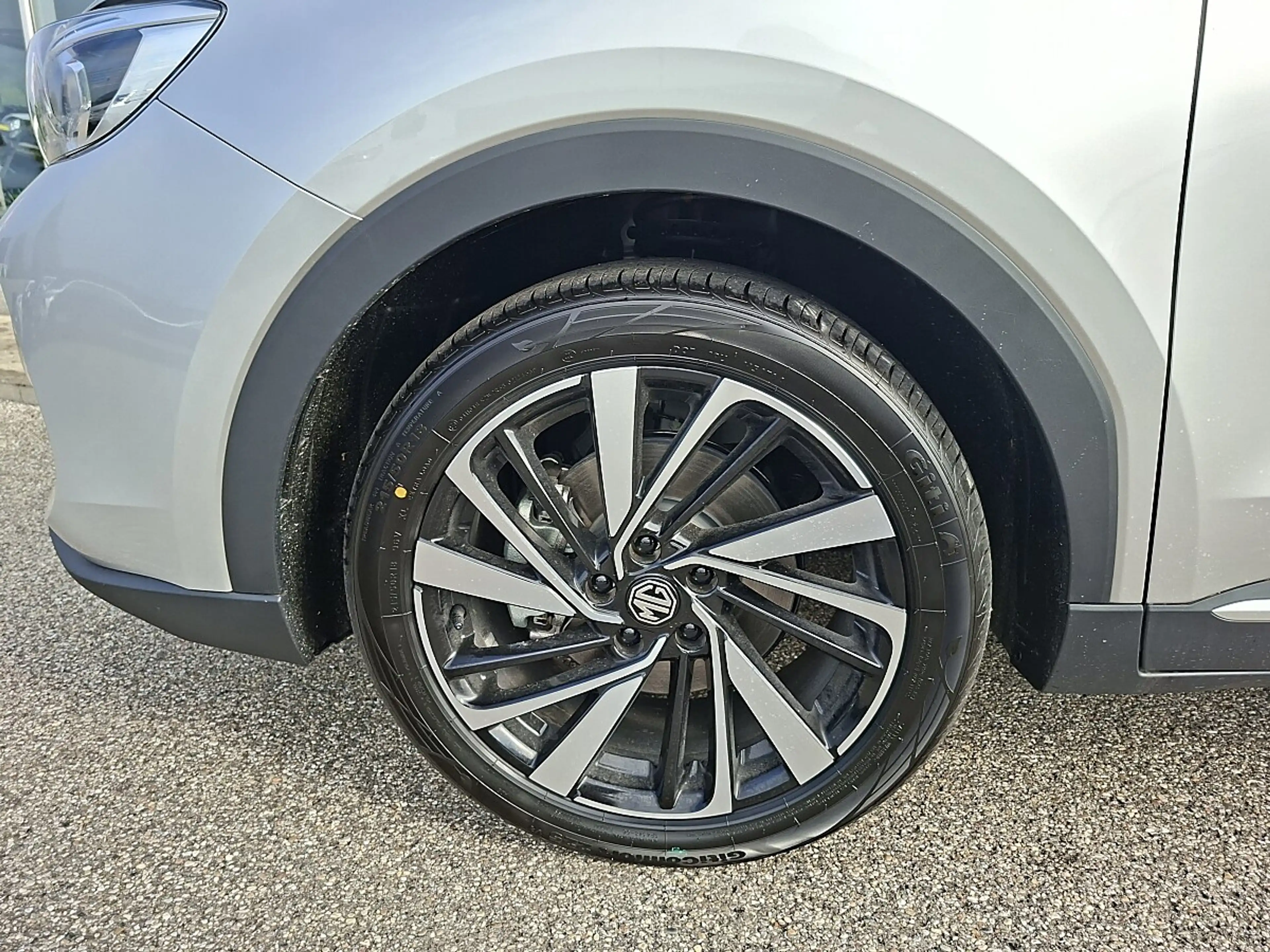 MG ZS 1.5 Hybrid+ Luxury + Panoramadach — photo 7
