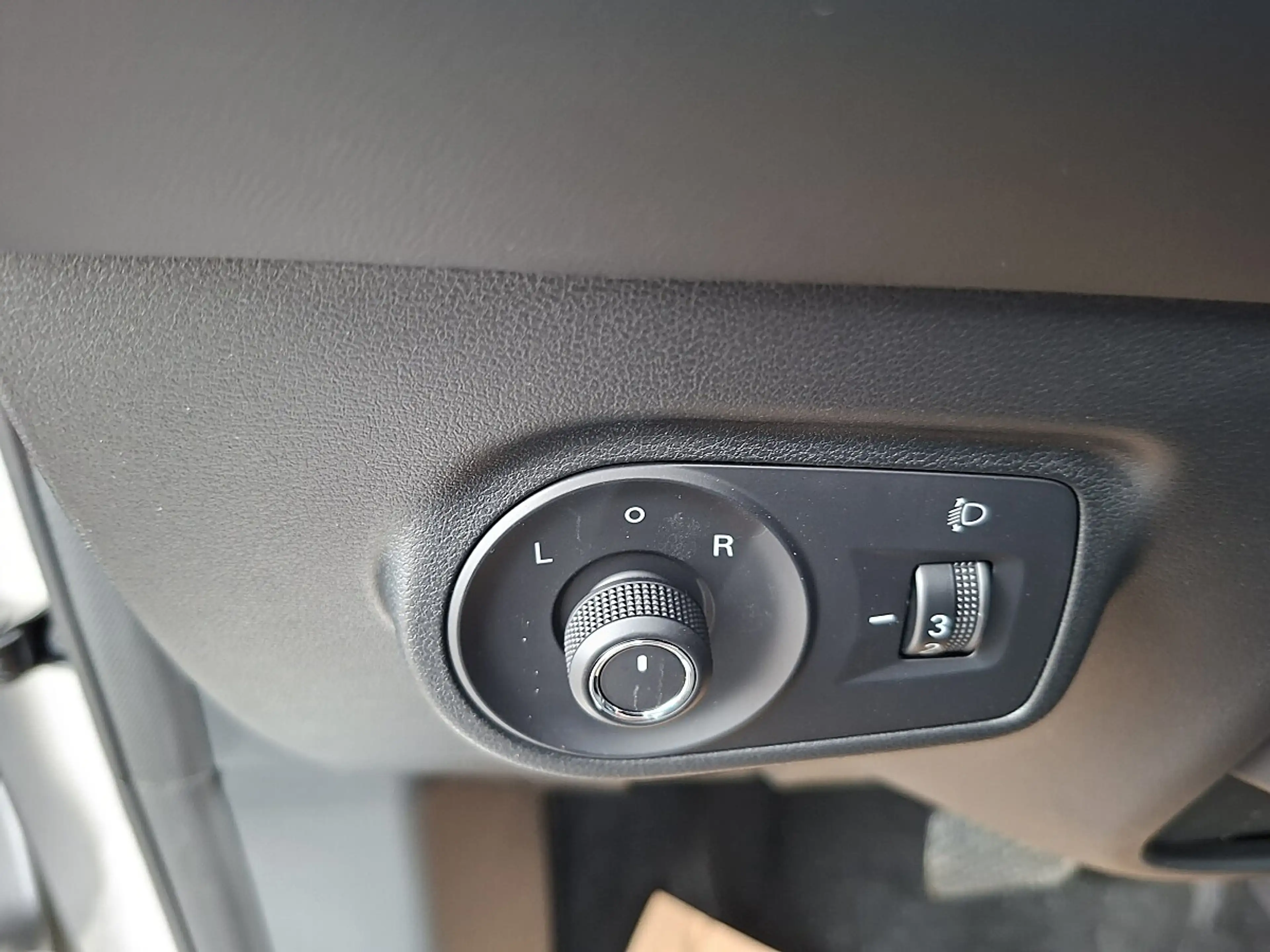 MG ZS 1.5 Hybrid+ Luxury + Panoramadach — photo 8