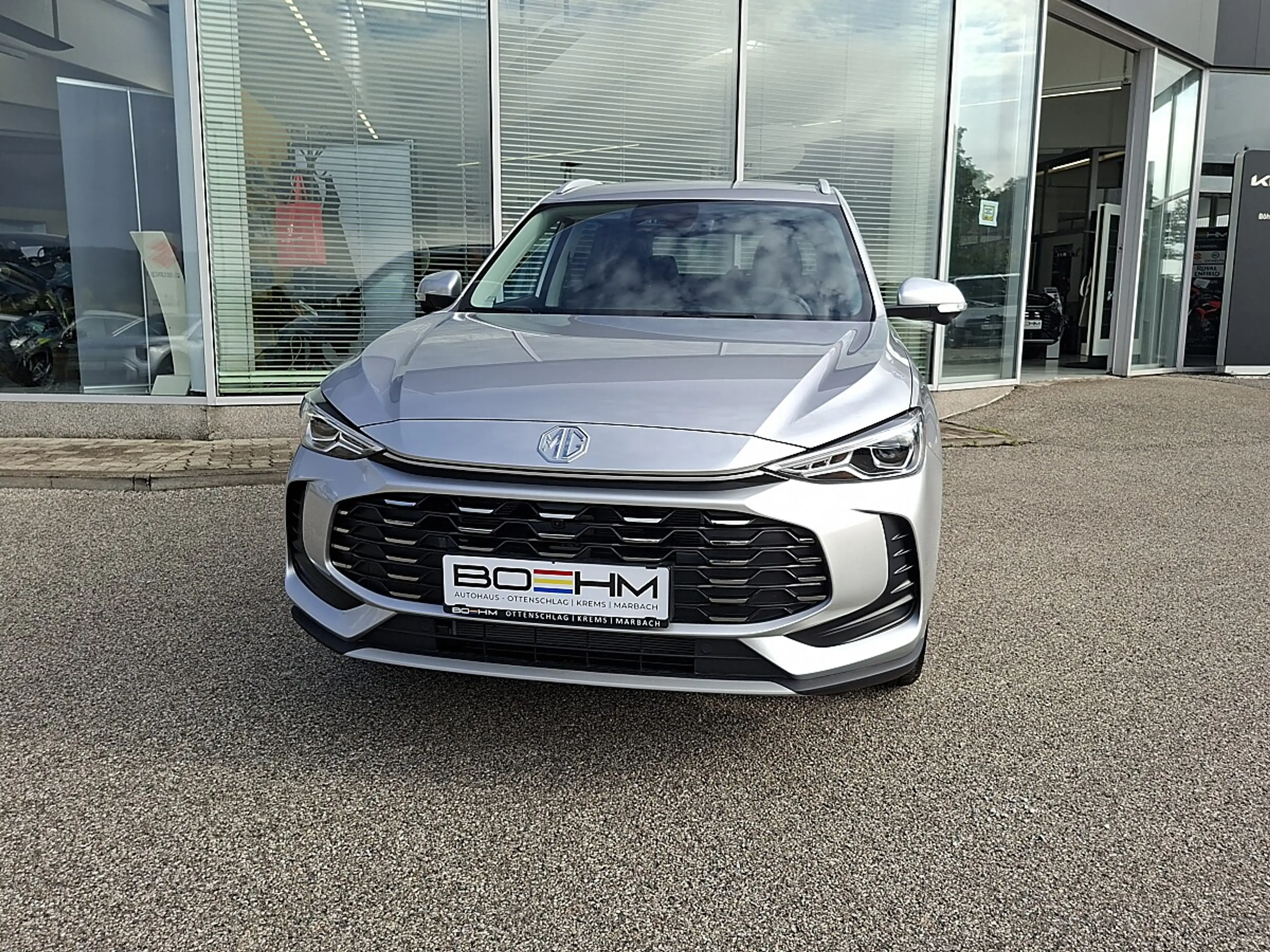 MG ZS 1.5 Hybrid+ Luxury + Panoramadach — photo 2