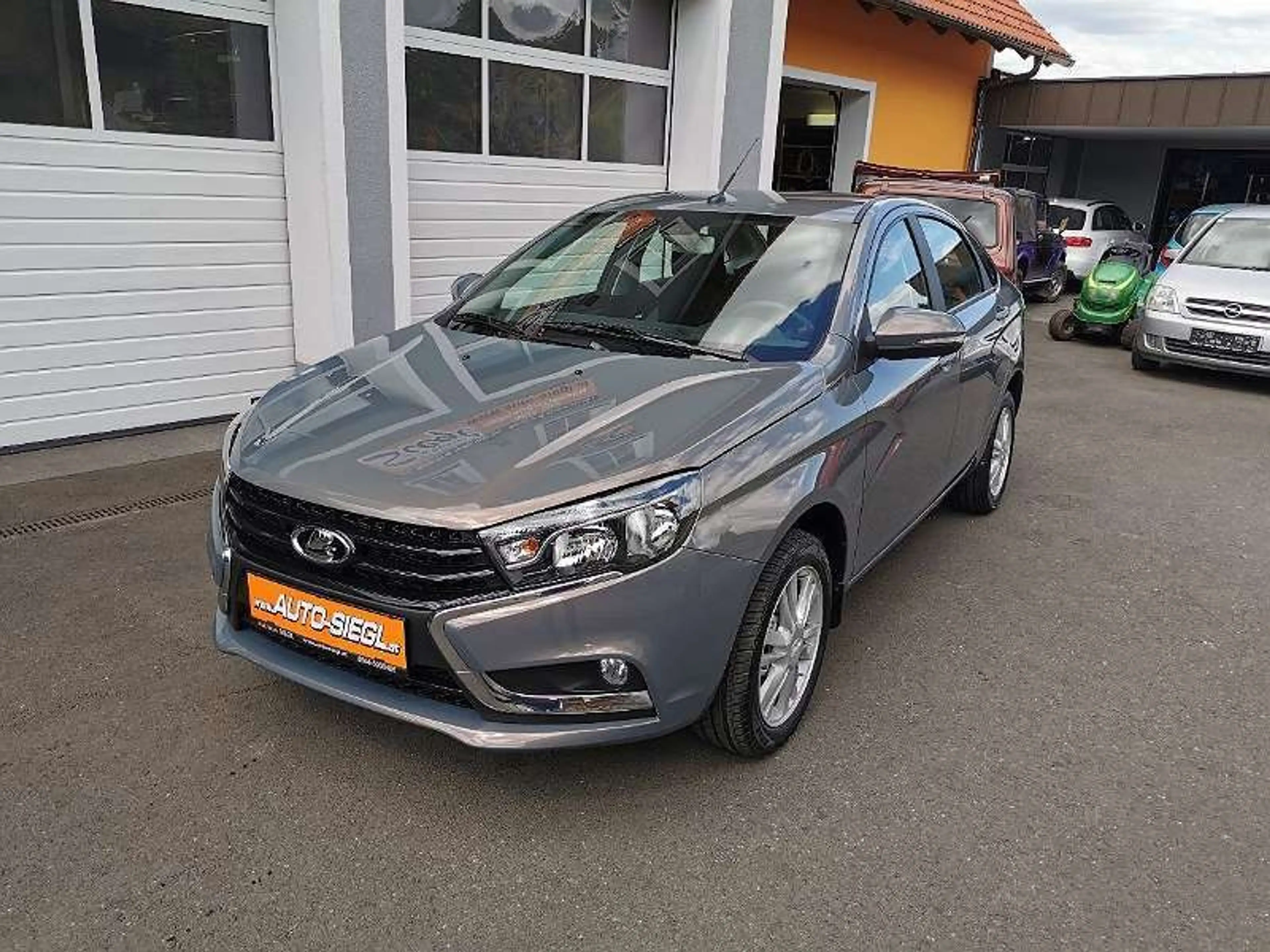 Lada Vesta 1,6 Luxus Aktion — photo 3