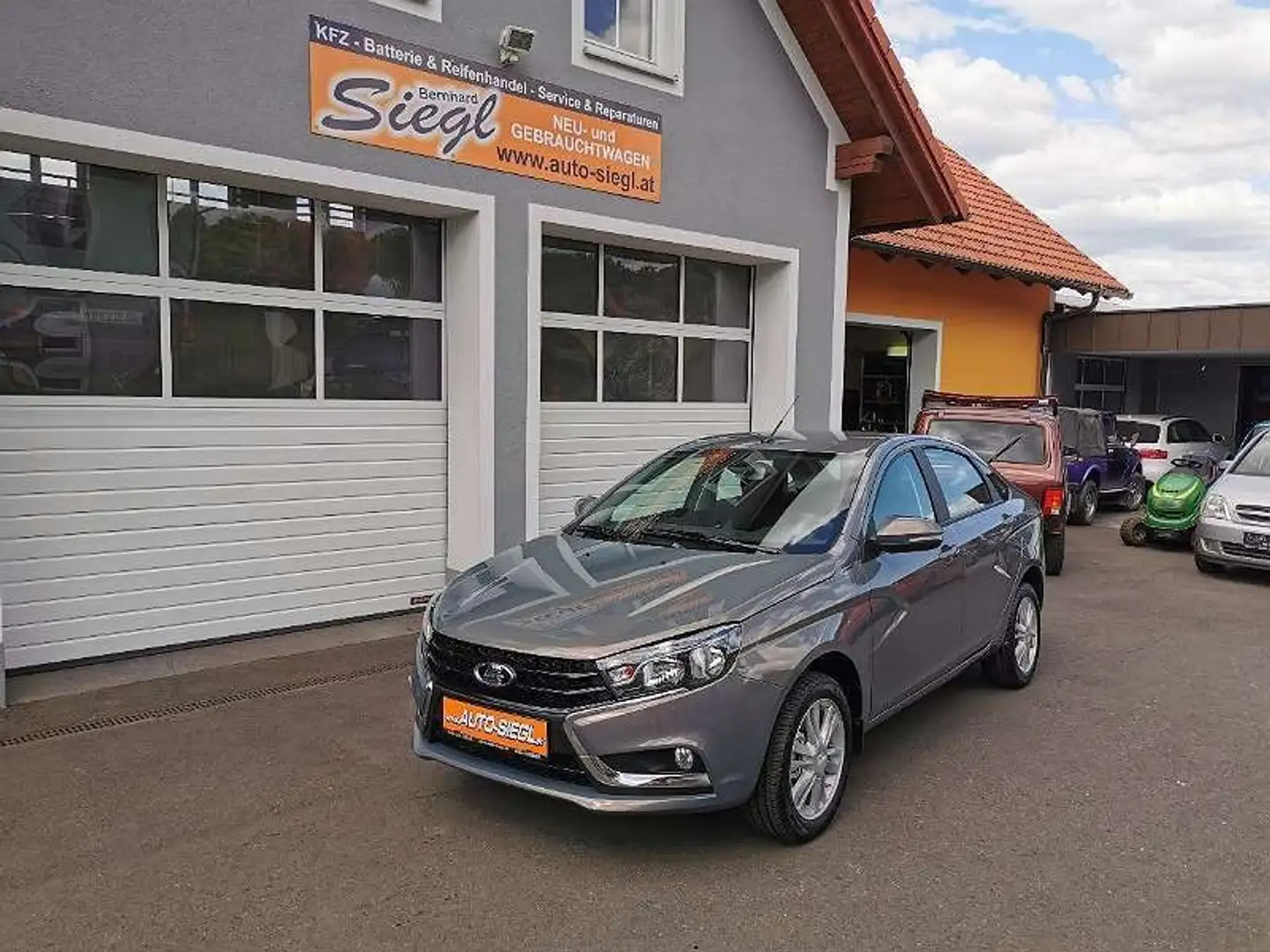 Lada Vesta 1,6 Luxus Aktion Grau - 2