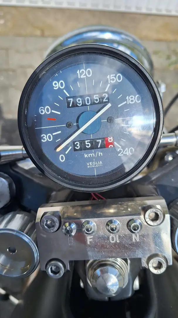 Moto Guzzi 1000 SP Negro - 2