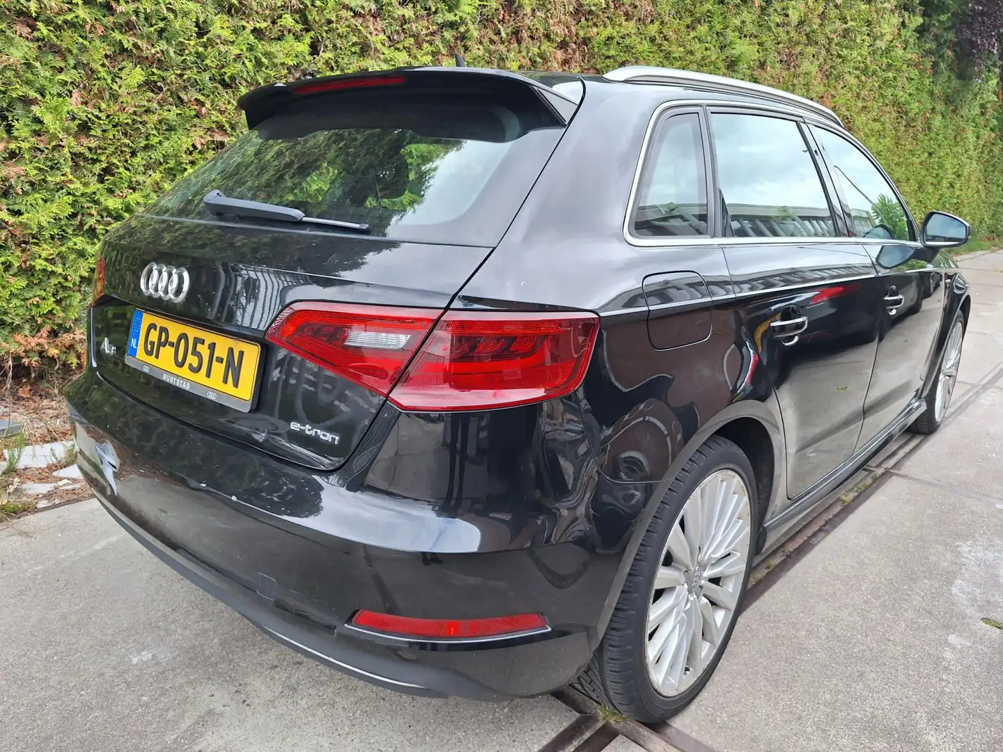 Audi A3 Sportback 1.4 e-tron PHEV Ambition Pro Line plus Zwart - 2