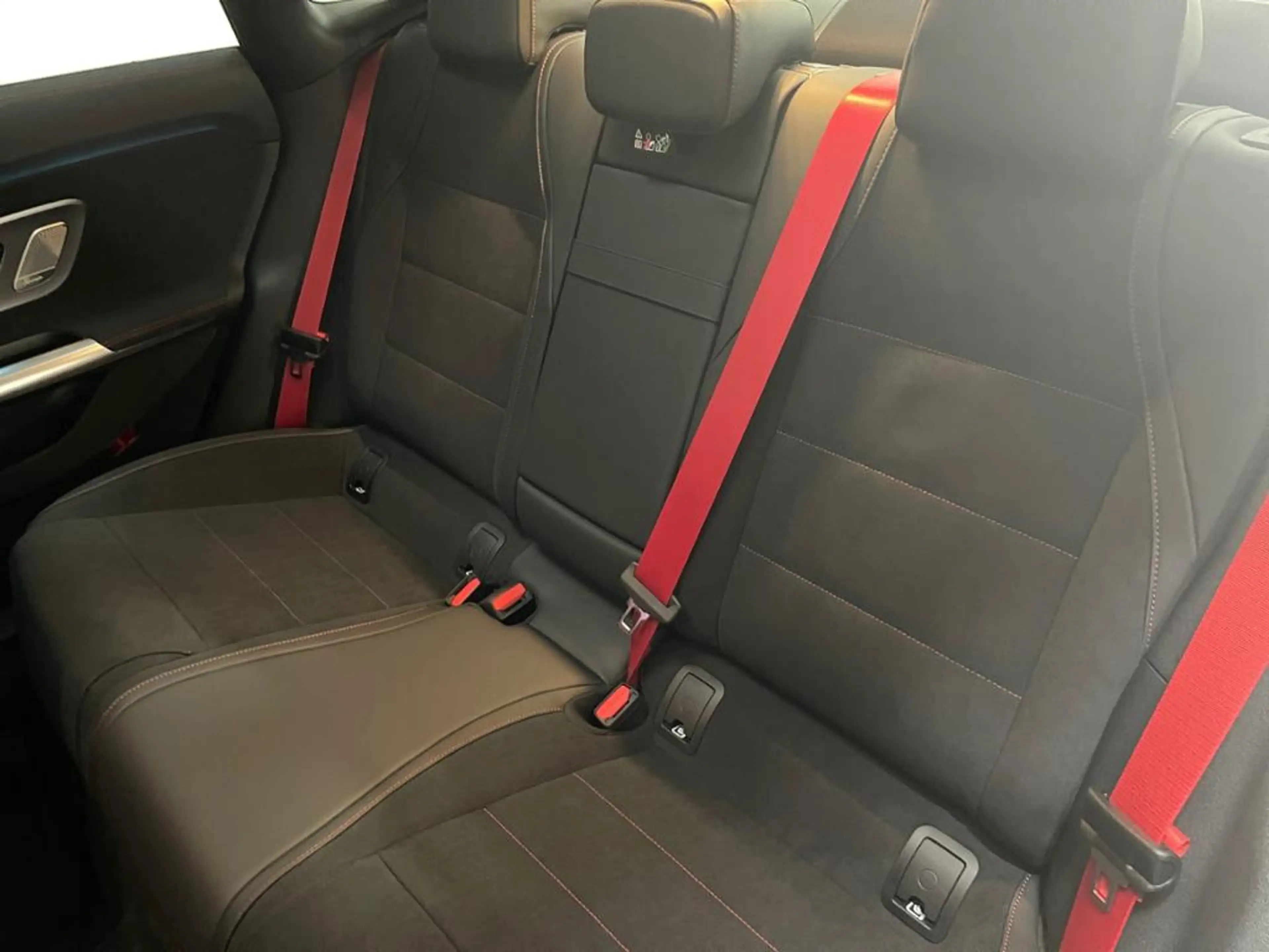 Mercedes-Benz CLA 220 4MATIC AMG+MBUX+Superscreen+Burm+MBeam — photo 8