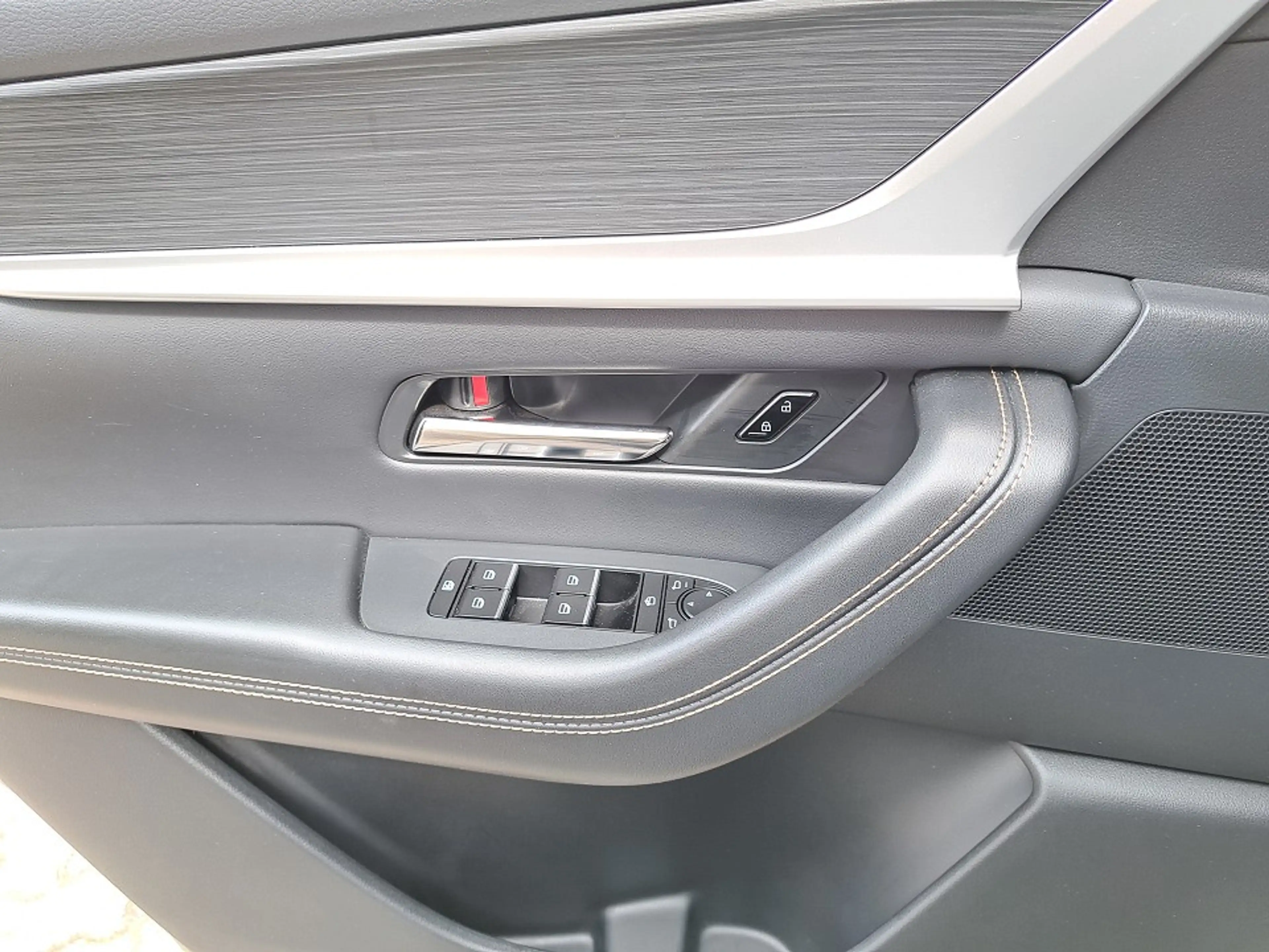 Mazda CX-60 2.5i Plugin Homura Plus Matrix; 360°; Panorama — photo 9