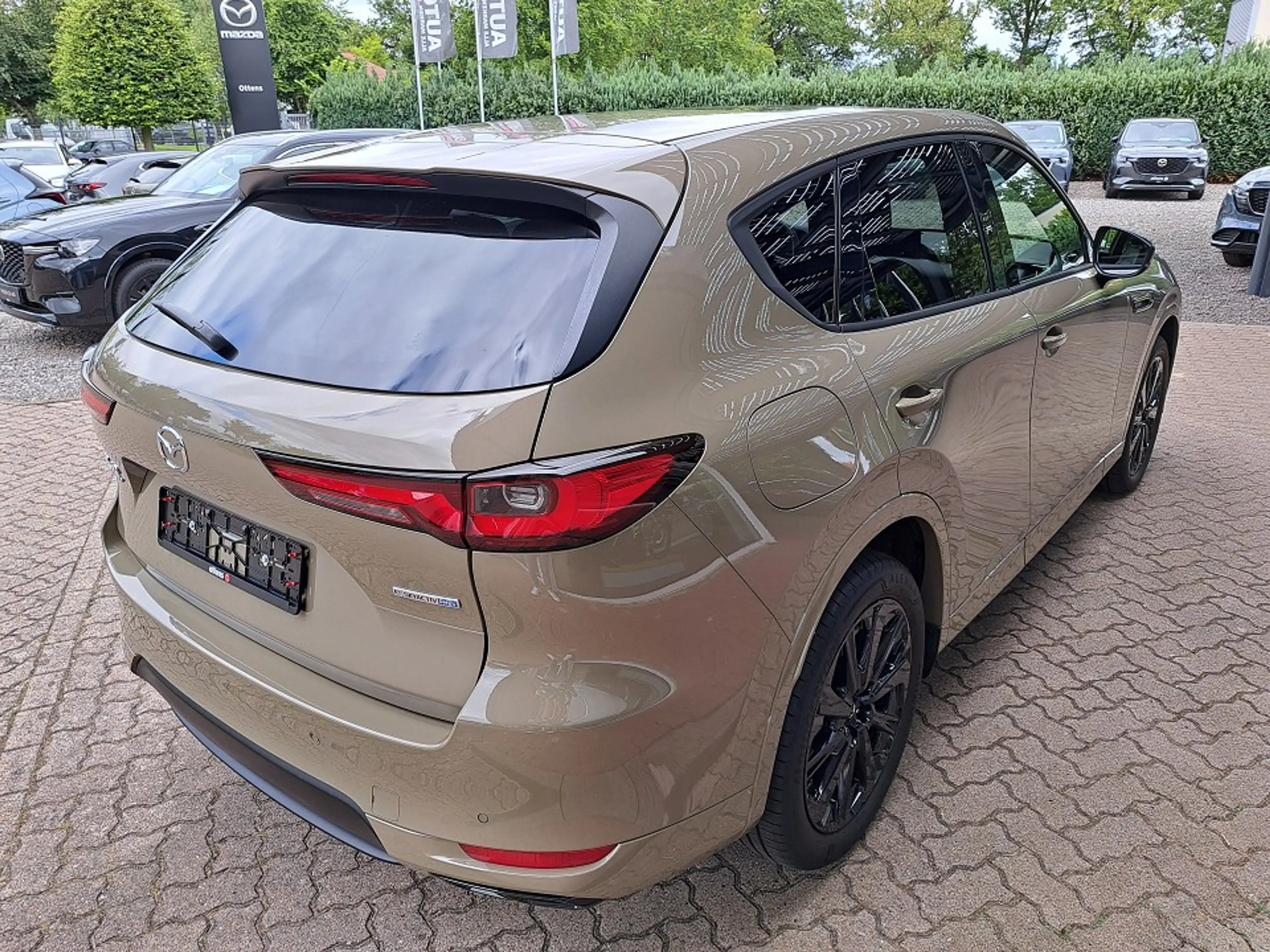 Mazda CX-60 2.5i Plugin Homura Plus Matrix; 360°; Panorama — photo 4