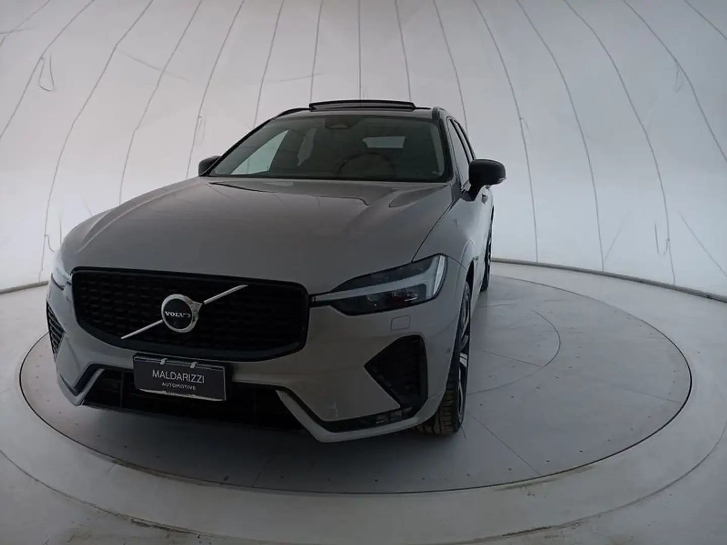 Volvo XC60 II 2022 2.0 b4 Ultimate Dark awd auto Gris - 1