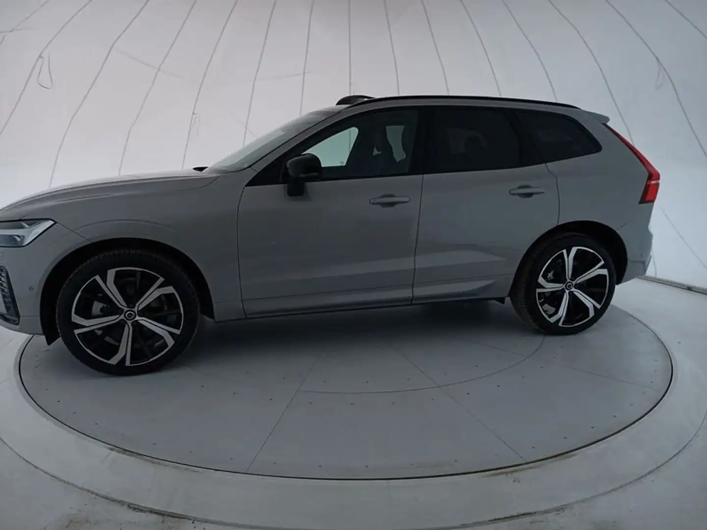Volvo XC60 II 2022 2.0 b4 Ultimate Dark awd auto Gris - 2